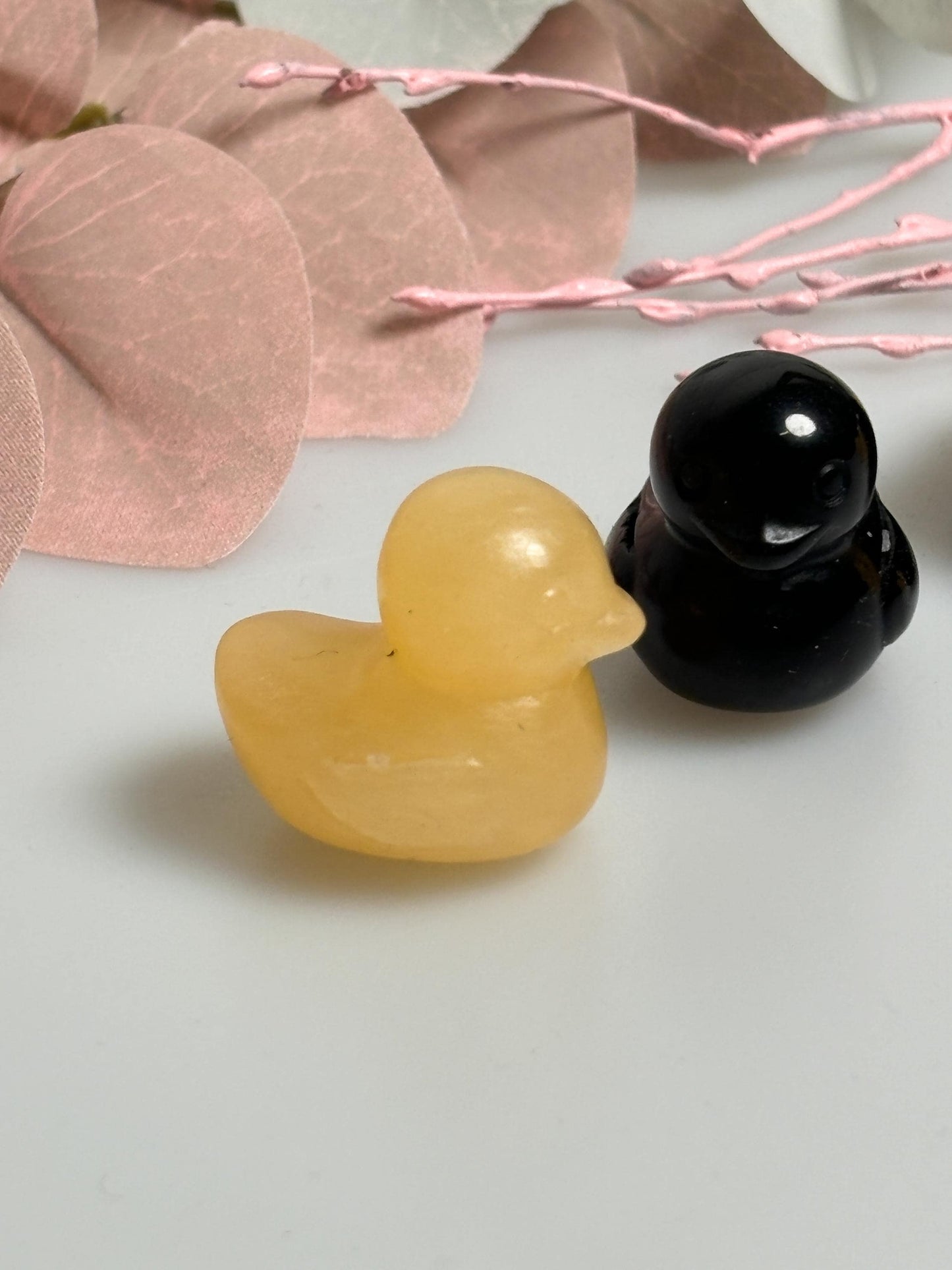 Kleine Deko Ente aus gelbem Calcit oder schwarzem Obsidian Glücksbringer & Sammlerstück