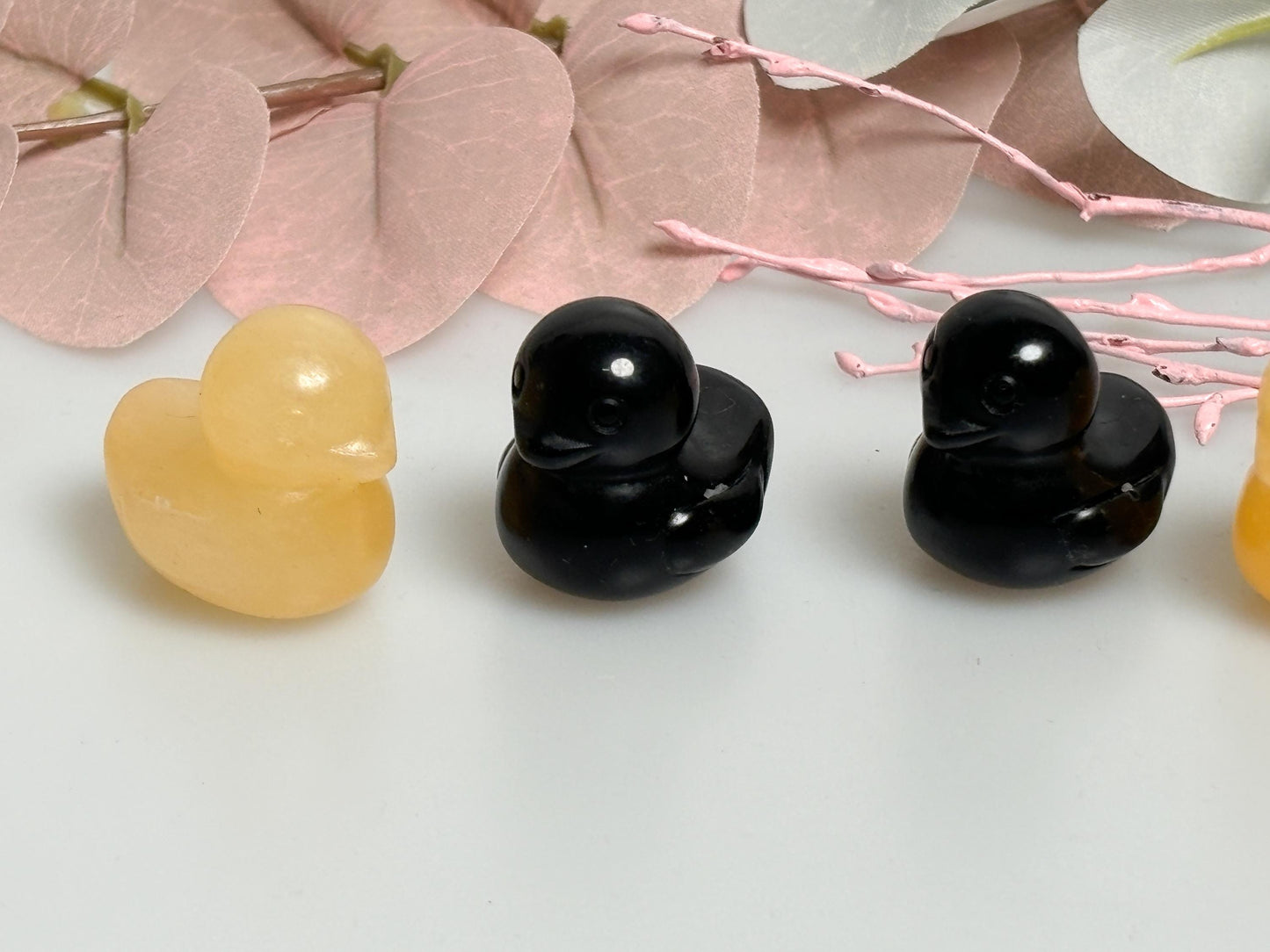 Kleine Deko Ente aus gelbem Calcit oder schwarzem Obsidian Glücksbringer & Sammlerstück