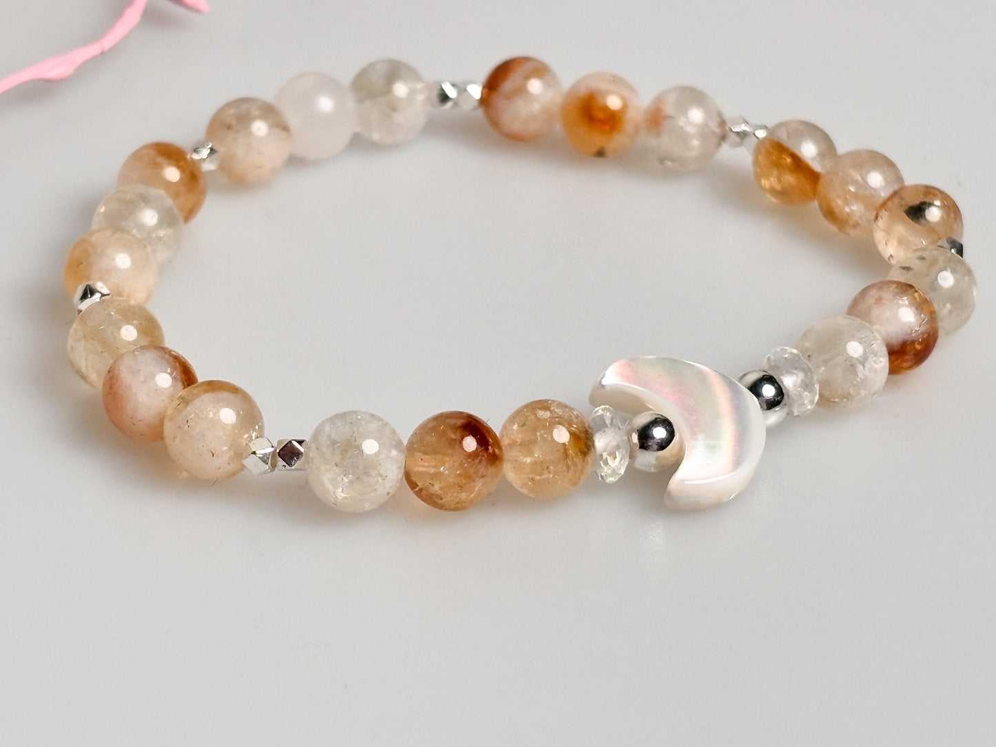 Golden Healer Armband elastisch 6 mm Perlen mit Muschelmond, Edelstein Armband, spiritueller Schmuck, handgefertigt