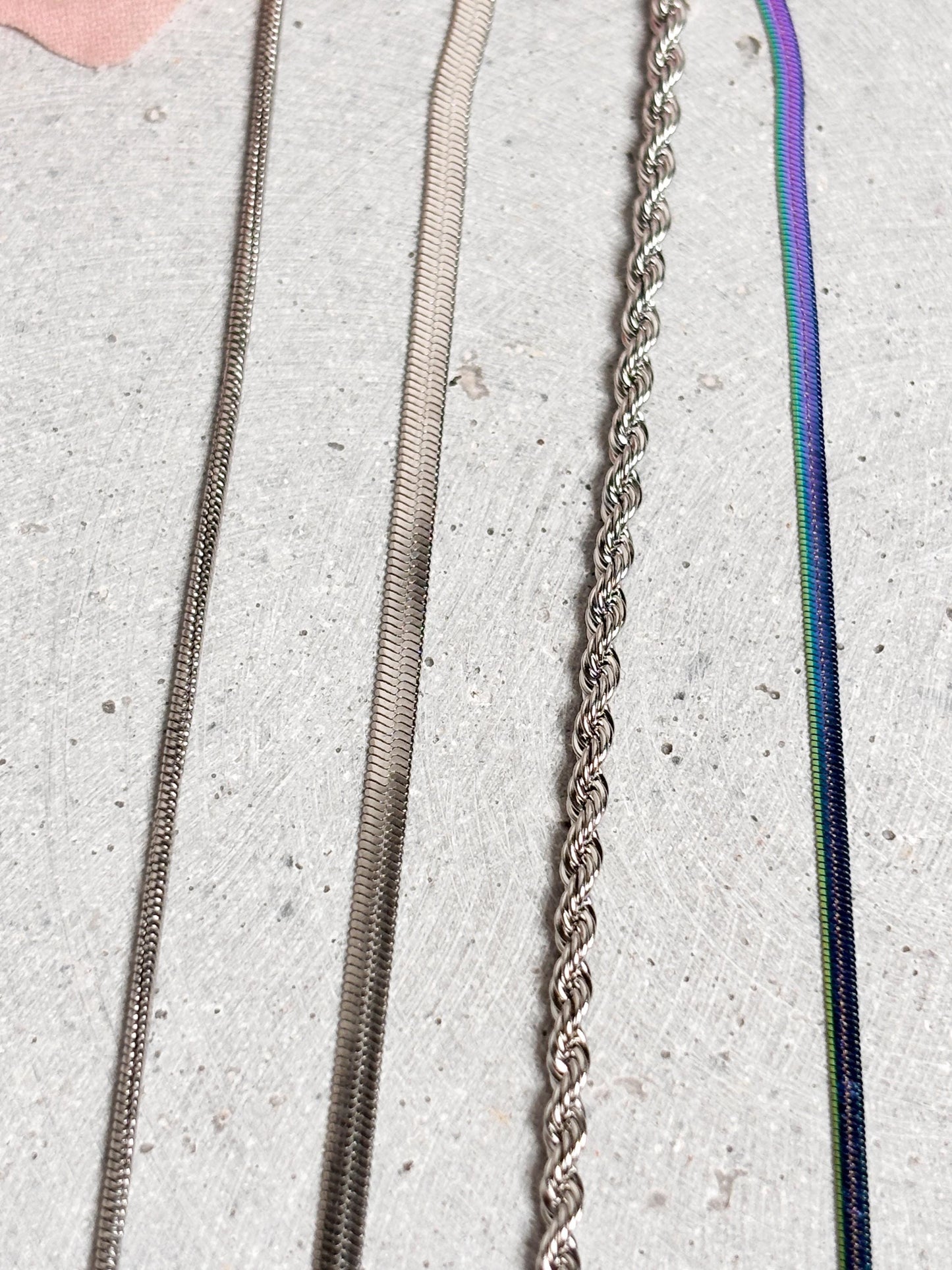 Verschiedene Edelstahlketten für Kettenanhänger Robuste & stilvolle Halsketten in verschiedenen Längen und Designs