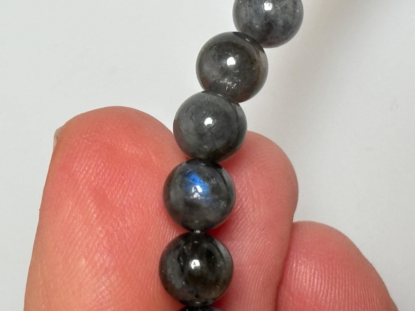 Elastisches Labradorit Perlenarmband dunkel, Schutzstein Armband, Edelsteinarmband Labradorit, spiritueller Schmuck