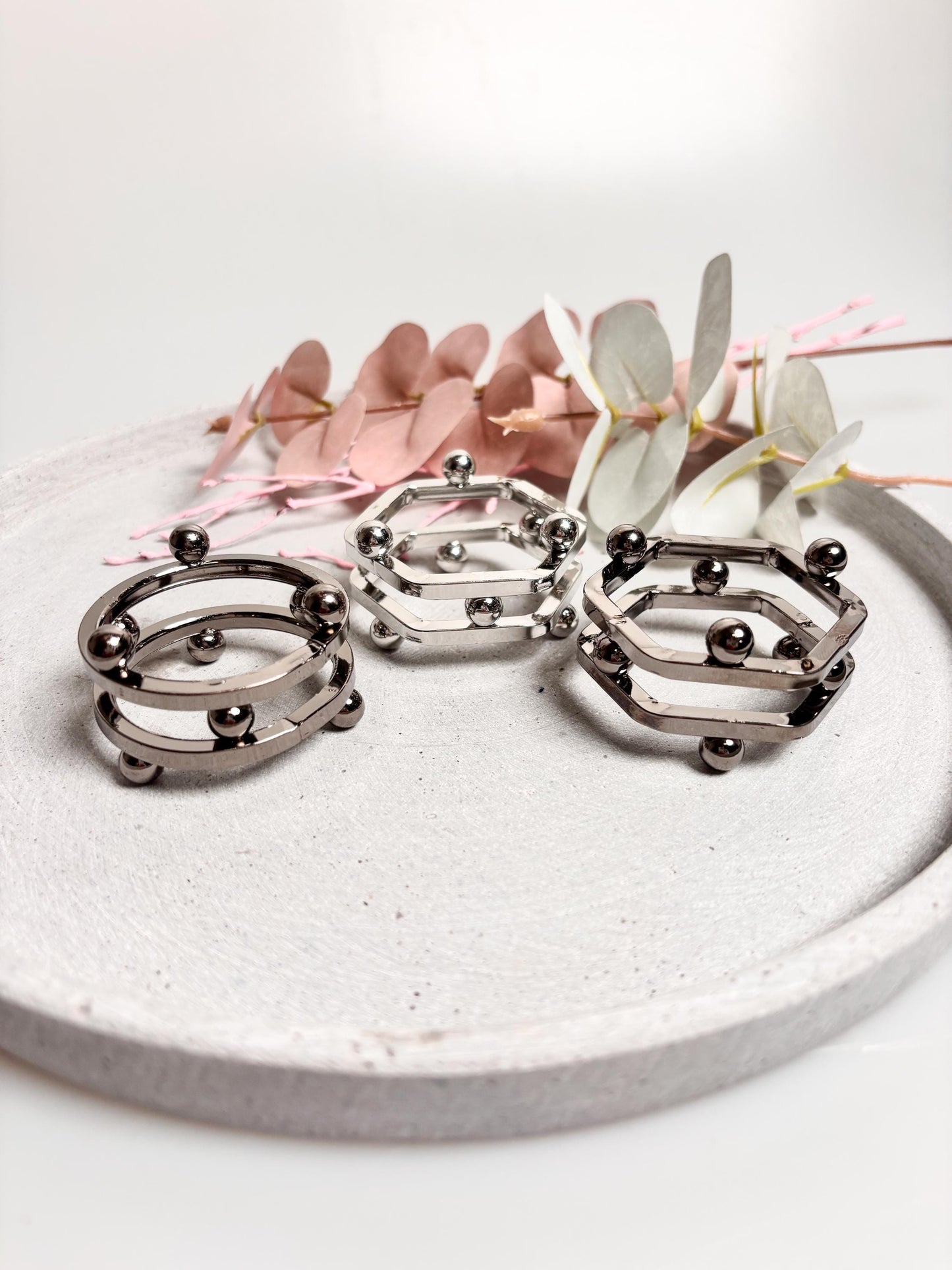 Metallhalter für Kristallkugeln  2 Farben & 2 Designs | Ständer für große Kugeln