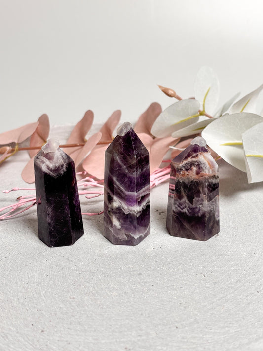 Kleine Traumamethyst Türme  Deko-Kristalle & Geschenkidee für Energiearbeit