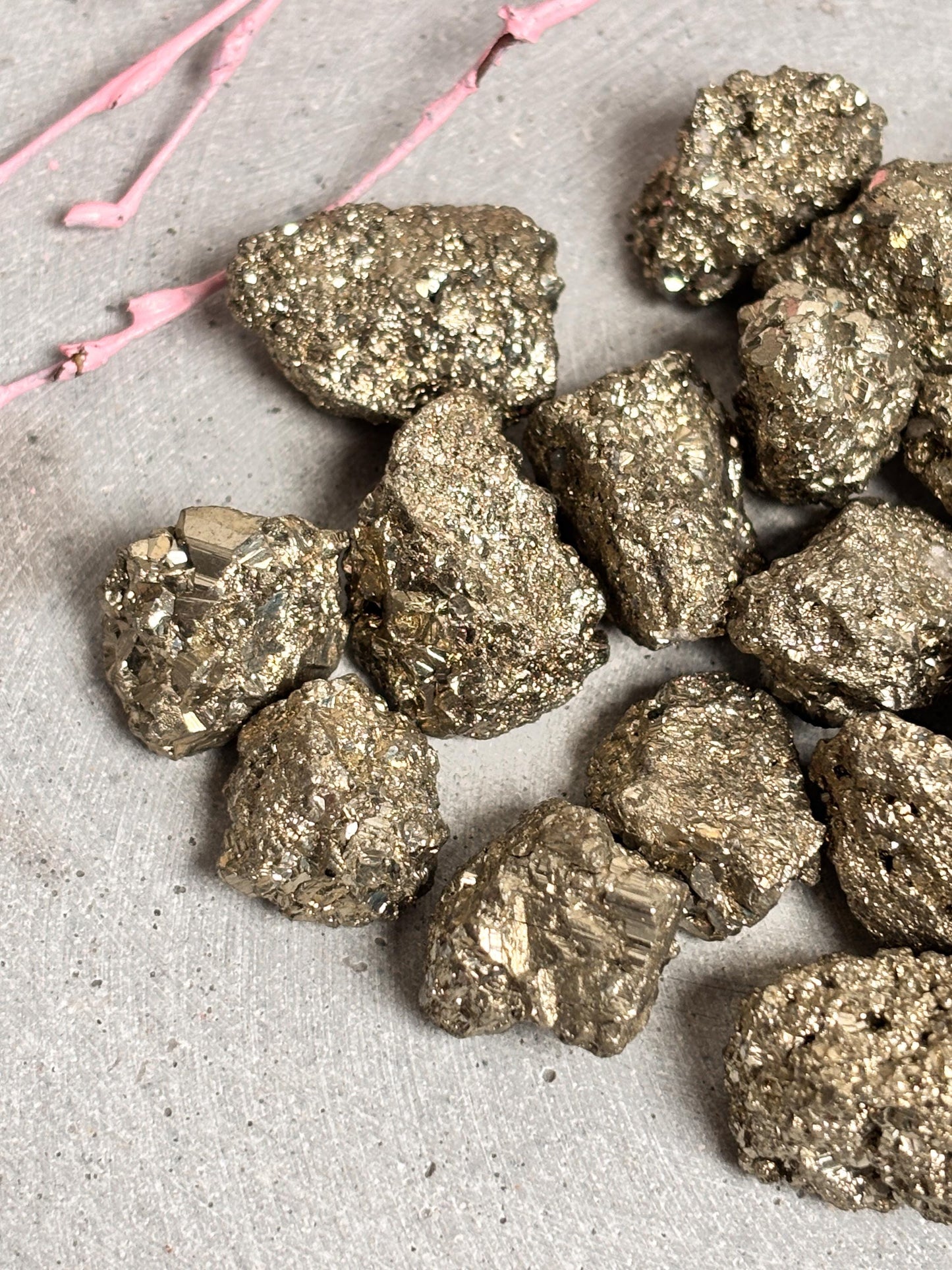Pyrit Rohsteine Hochwertige Qualität, natürlicher Goldglanz, perfekte Deko & Geschenkidee für Energiearbeit