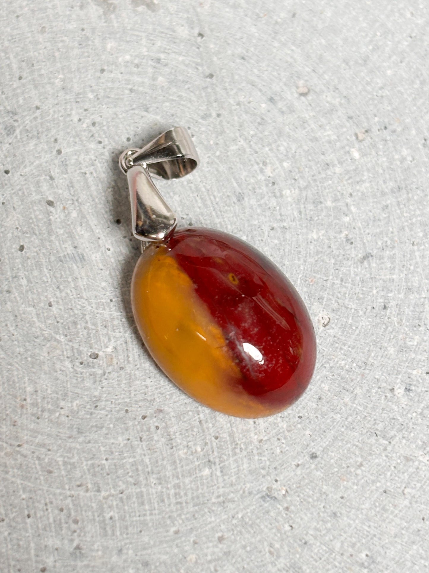 Mookaite Oval Kettenanhänger Natürlicher Edelstein Anhänger in warmen Erdtönen, einzigartiger Schmuck, Geschenkidee