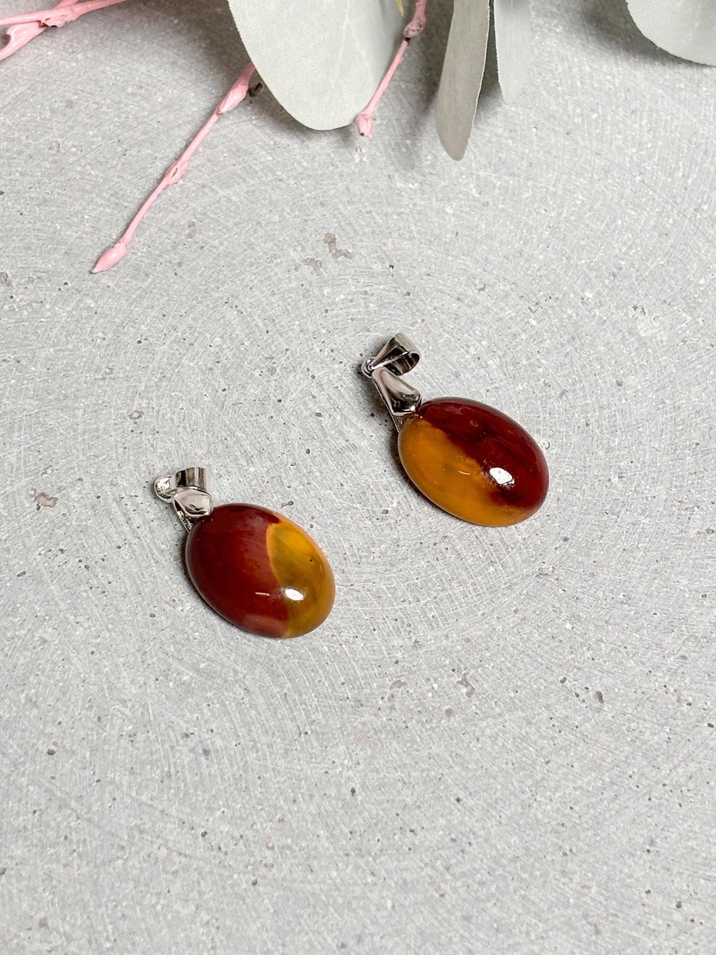 Mookaite Oval Kettenanhänger Natürlicher Edelstein Anhänger in warmen Erdtönen, einzigartiger Schmuck, Geschenkidee