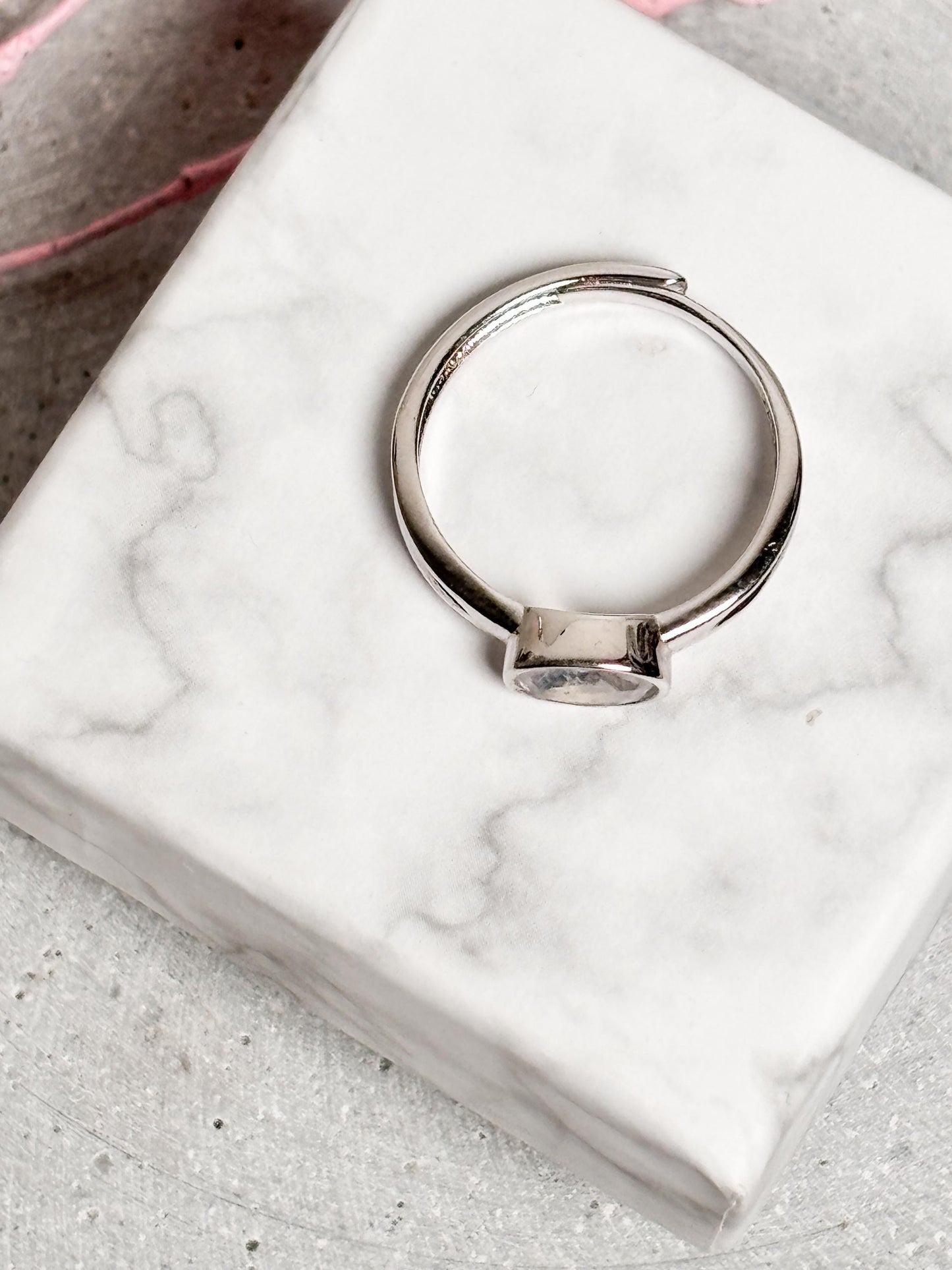 925 Silberring größenverstellbar mit ovalem Mondstein Boho Edelsteinring Damen, Silber Mondsteinring