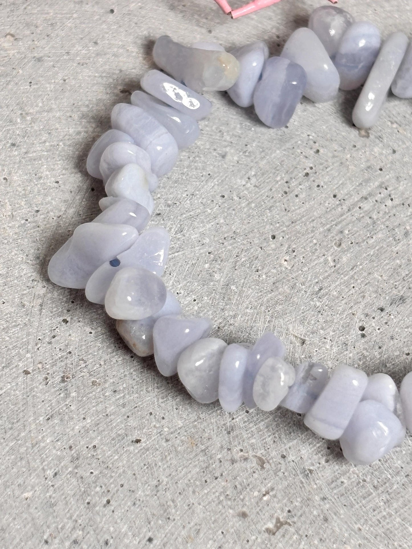 Chalcedon Splitterarmband Elastisches Edelsteinarmband 6mm, 17,5 cm | Beruhigender Heilstein Schmuck