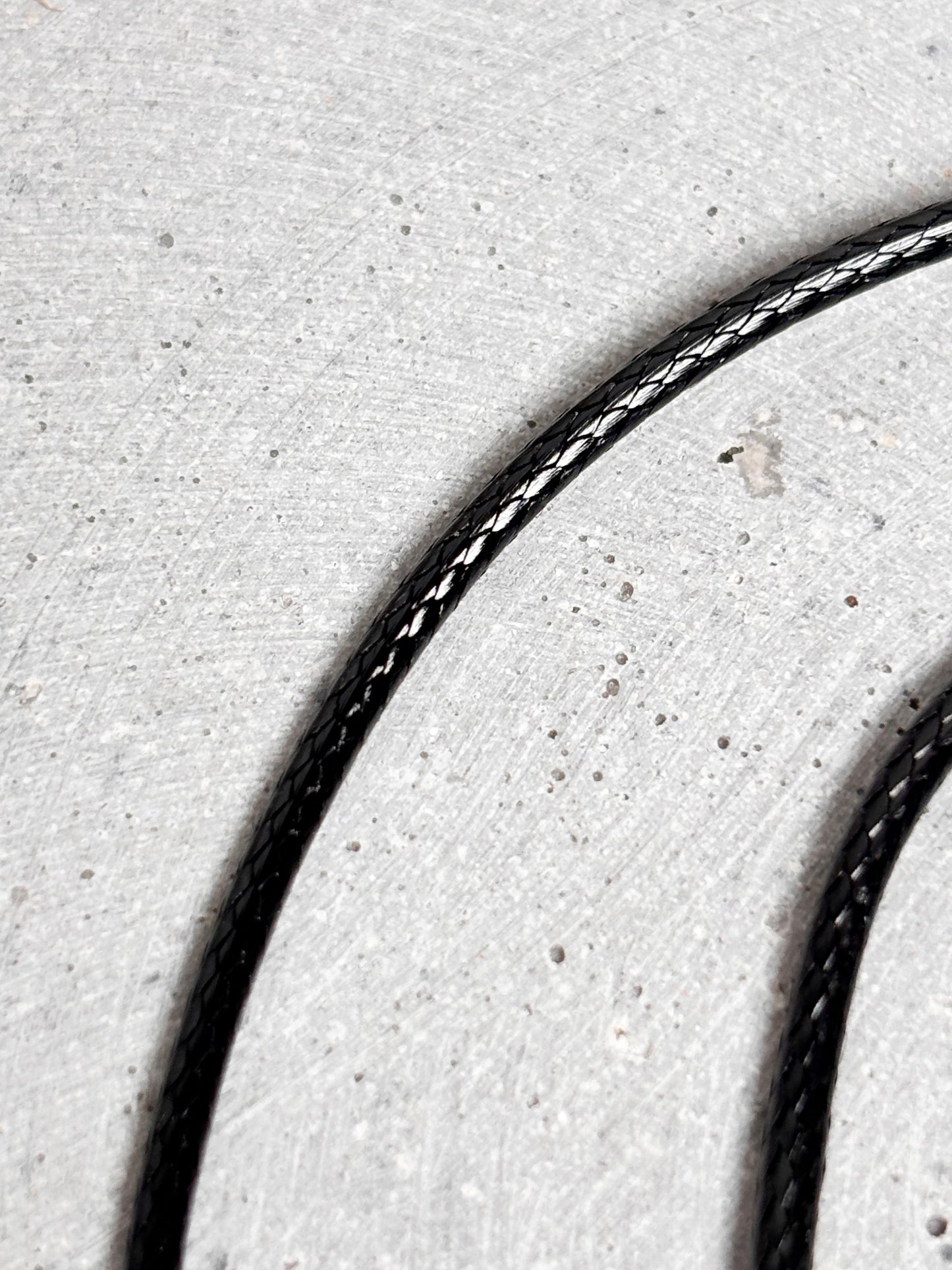 Geflochtenes Lederband schwarz 1,2 mm | 44 cm + 5 cm Verlängerung | Kette für Anhänger
