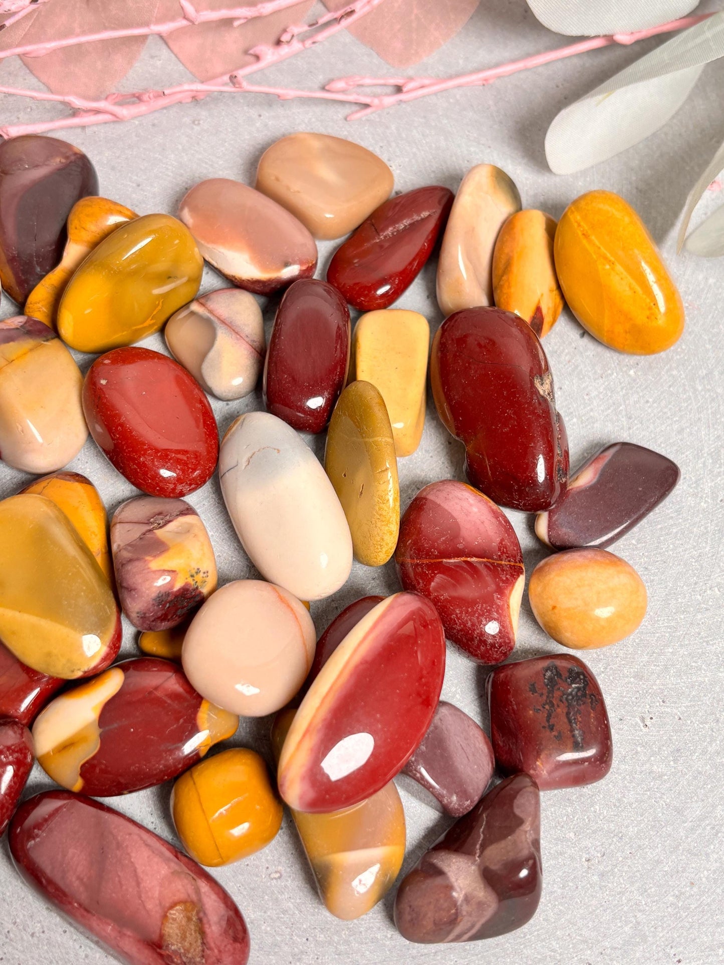 Mookaite Trommelsteine Natürliche Edelsteine, Auswahl aus 2 Größen, Handschmeichler, Heilstein, Deko & Meditation