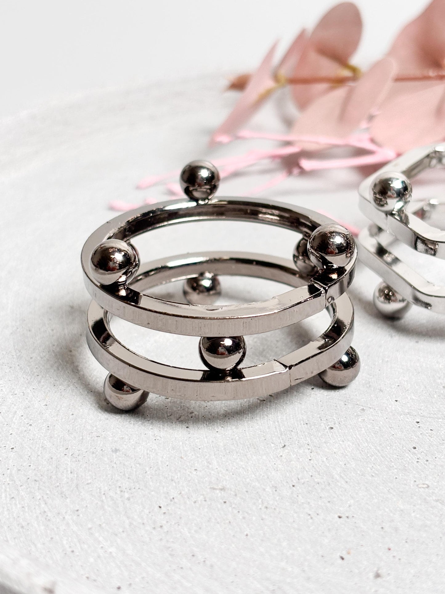 Metallhalter für Kristallkugeln  2 Farben & 2 Designs | Ständer für große Kugeln