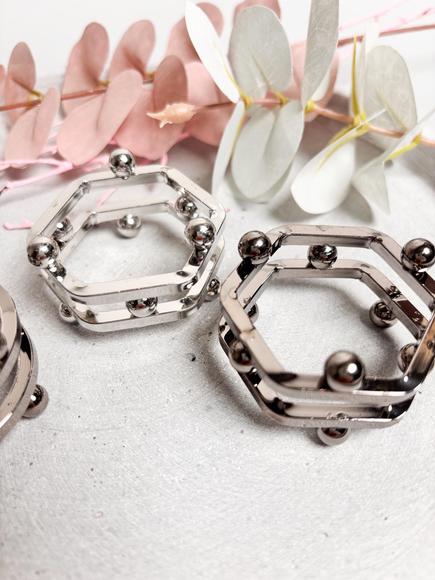 Metallhalter für Kristallkugeln  2 Farben & 2 Designs | Ständer für große Kugeln