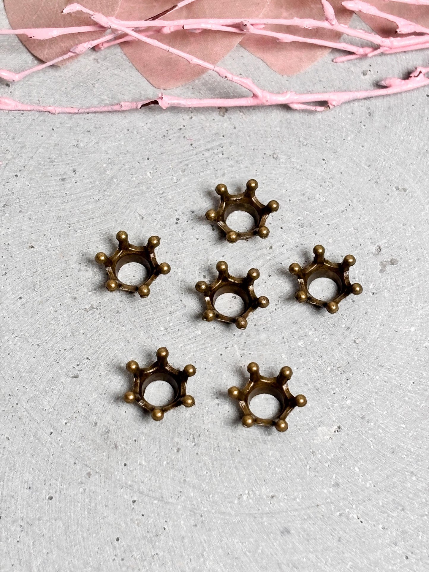 Mini Krönchen Halter in Antik Bronze Kleine Krone für Kristallkugeln, Edelsteinkugeln, Vintage Deko, Esoterik Display