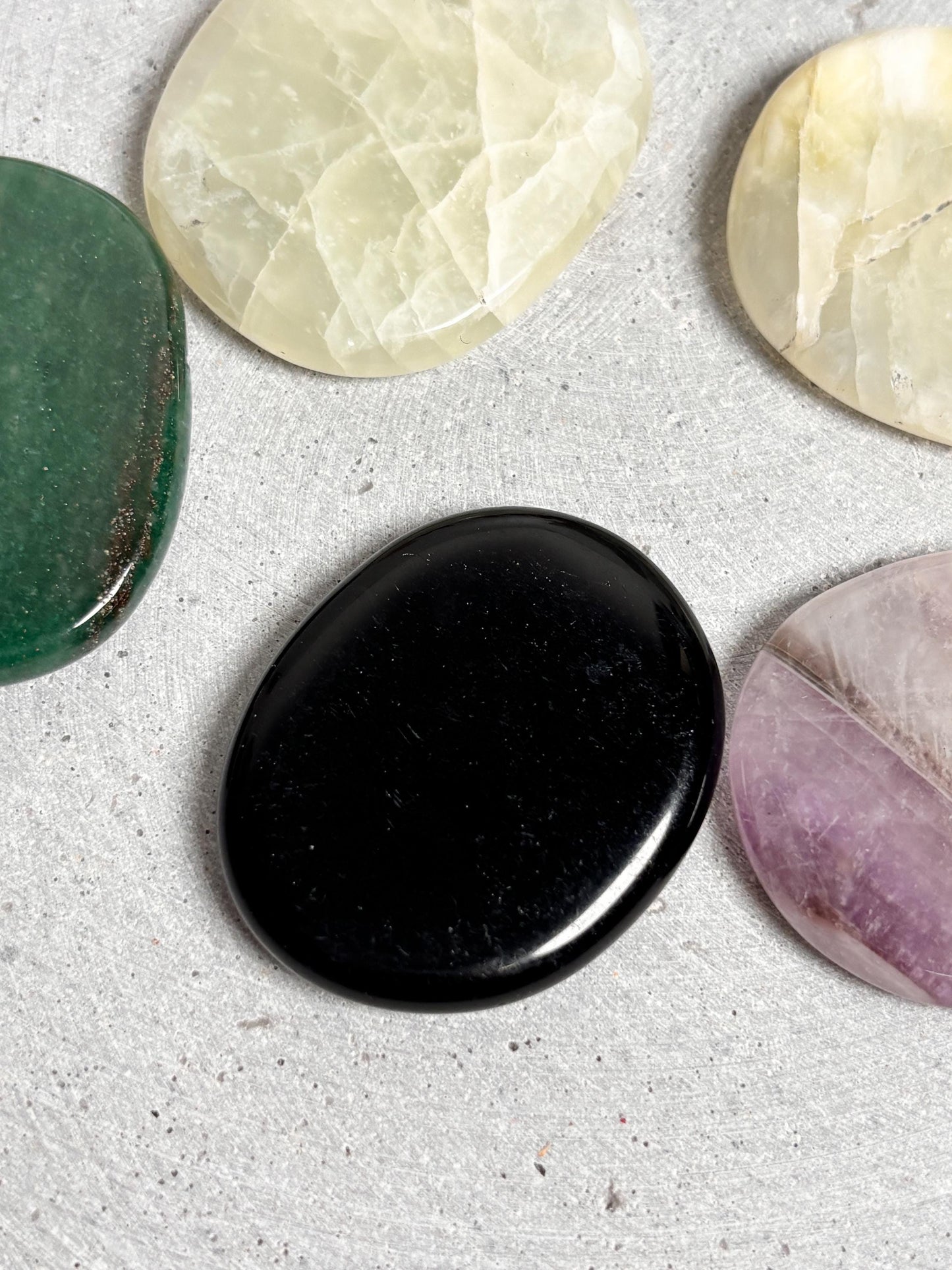 Worry Stones Sorgensteine aus Kristall, Verschiedene Kristalle zur Auswahl für Entspannung & Achtsamkeit