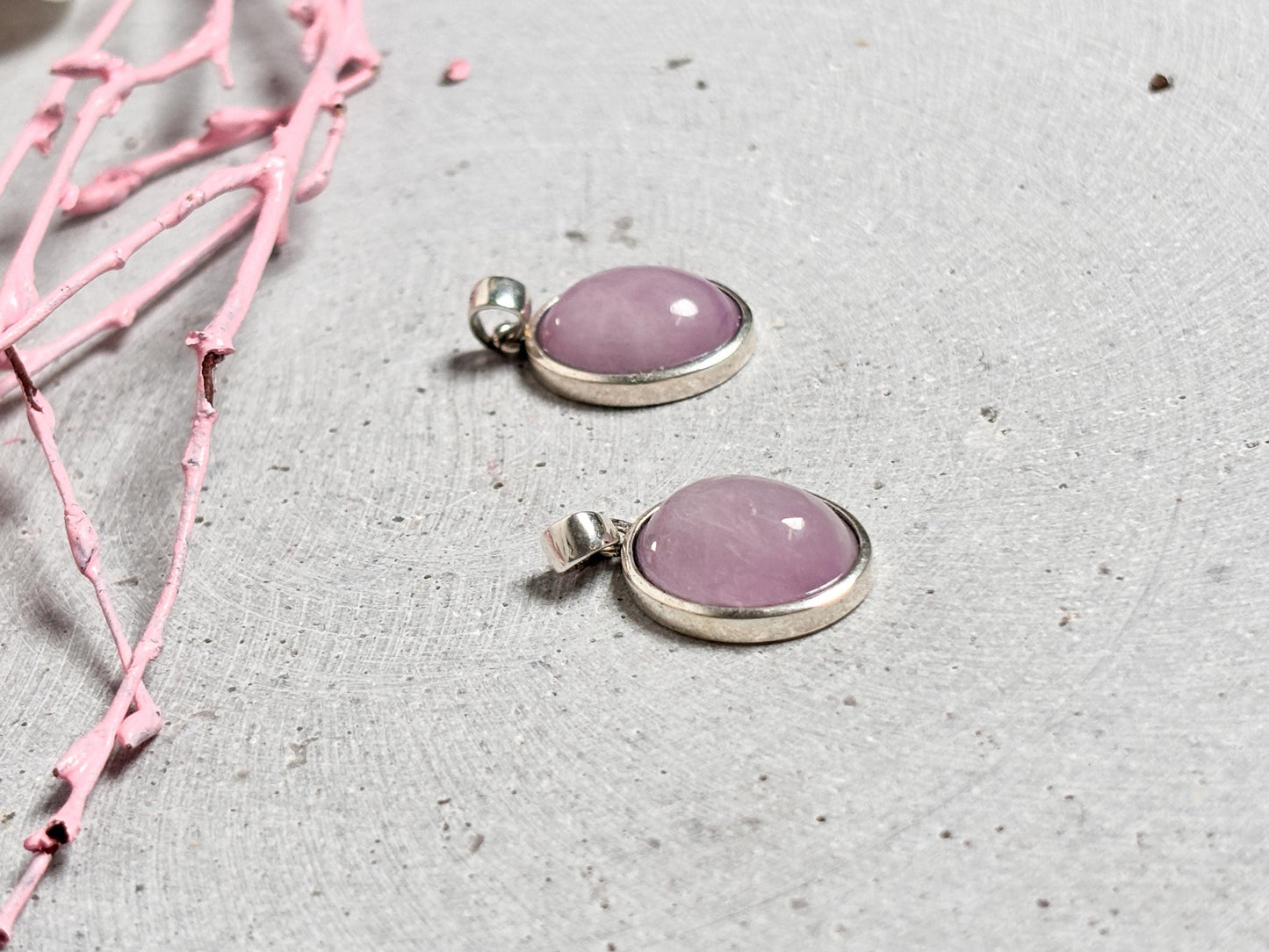 925 Silber Kunzit Anhänger oval Glatter Edelstein Kettenanhänger, hochwertig gefasst