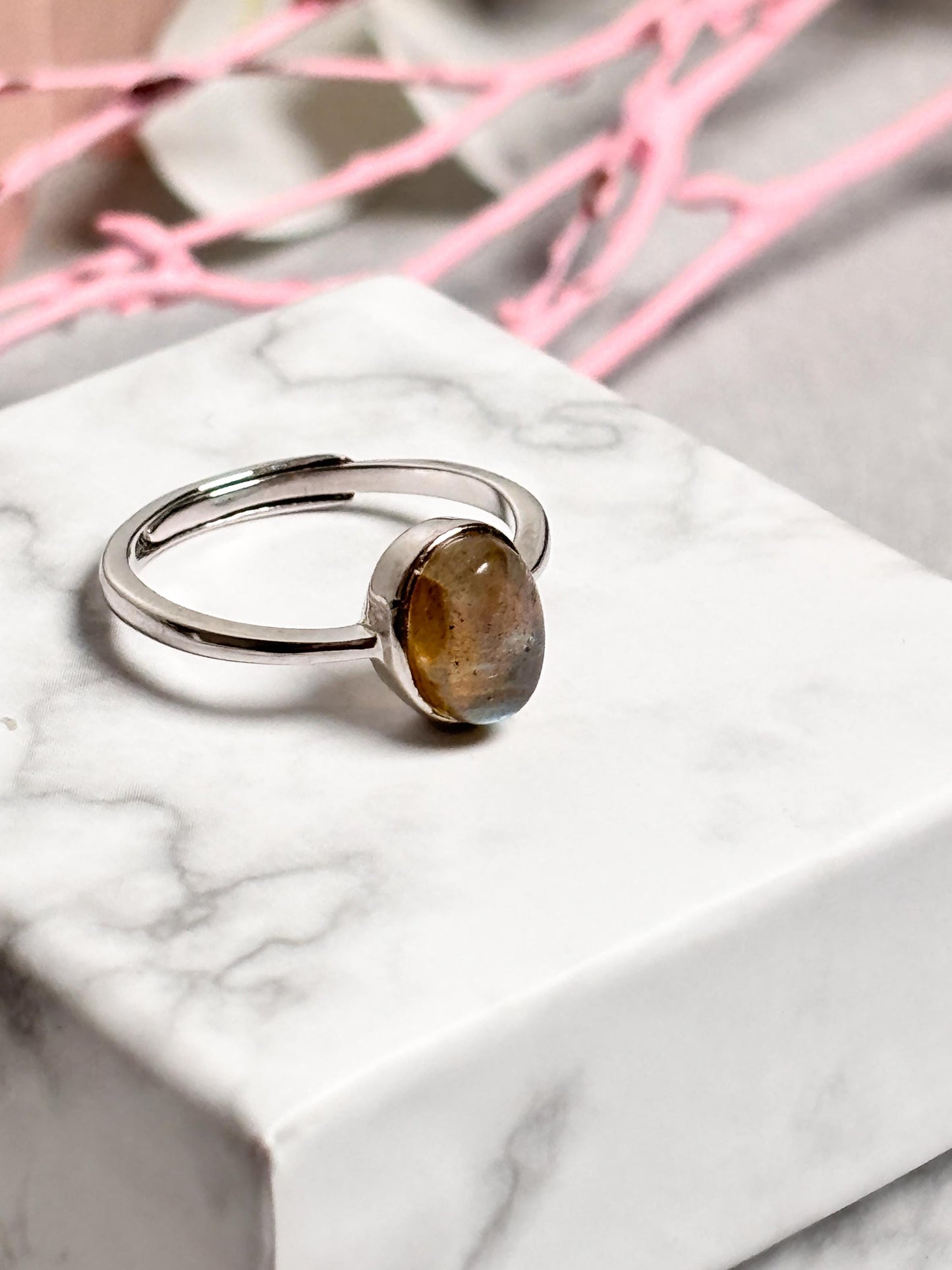 925 Silberring mit ovalem Labradorit Größenverstellbar | Edelstein Ring | Labradorit Schmuck | Silberring Damen