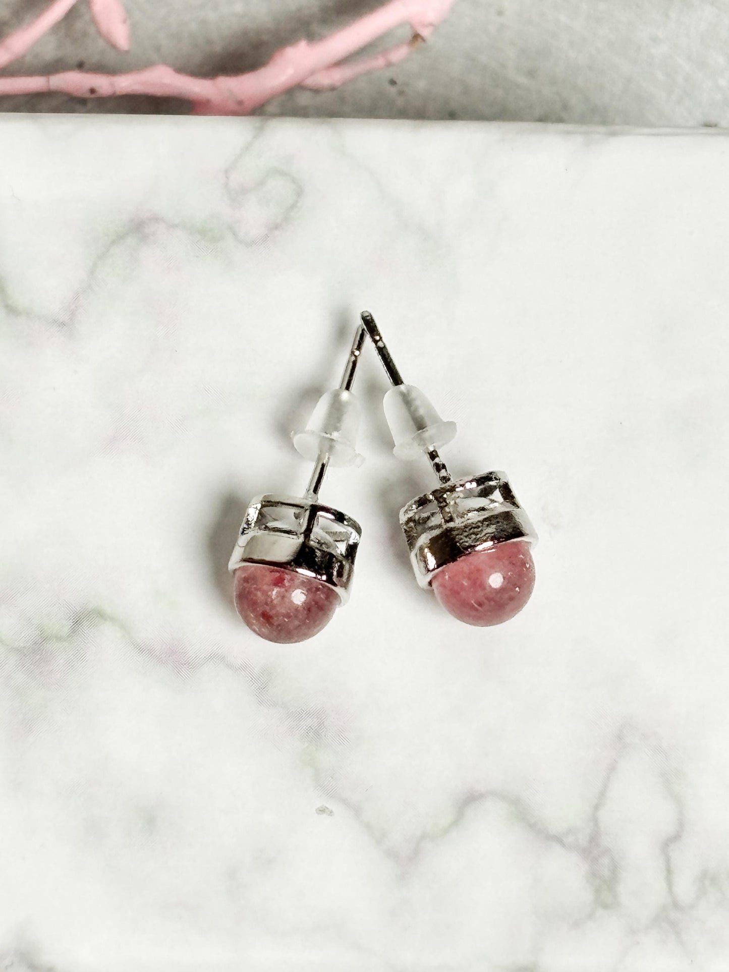 Ohrstecker mit Erdbeerquarz, 925 Silber Nadel zarte Edelstein Ohrringe Damen, eleganter Schmuck
