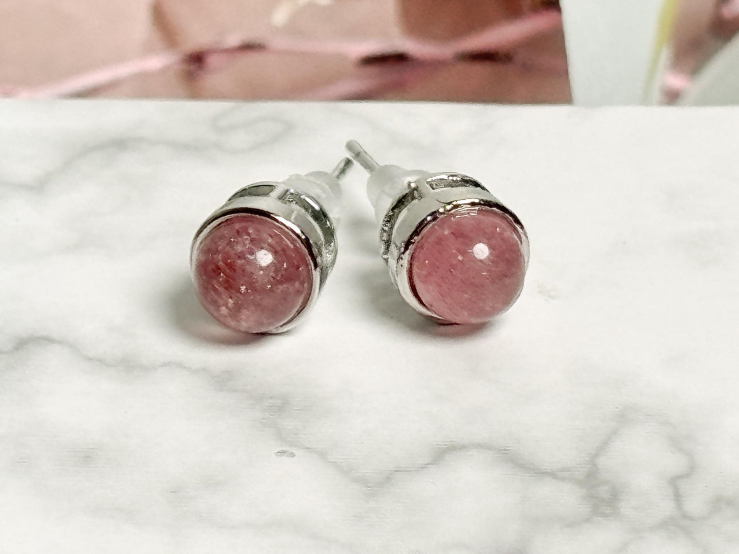 Ohrstecker mit Erdbeerquarz, 925 Silber Nadel zarte Edelstein Ohrringe Damen, eleganter Schmuck