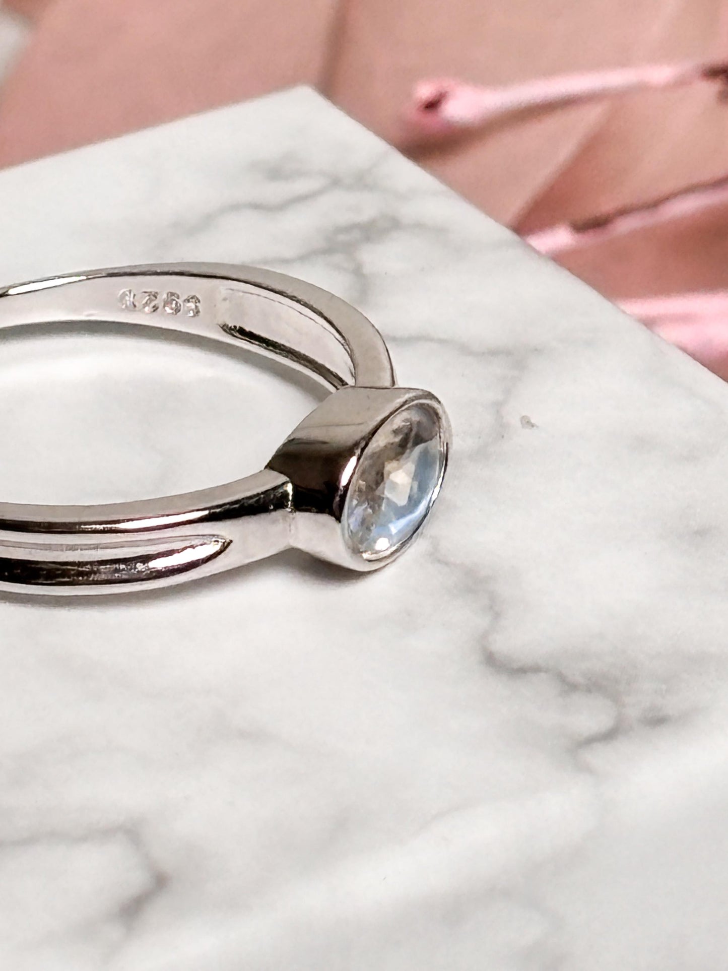 925 Silberring größenverstellbar mit ovalem Mondstein Boho Edelsteinring Damen, Silber Mondsteinring