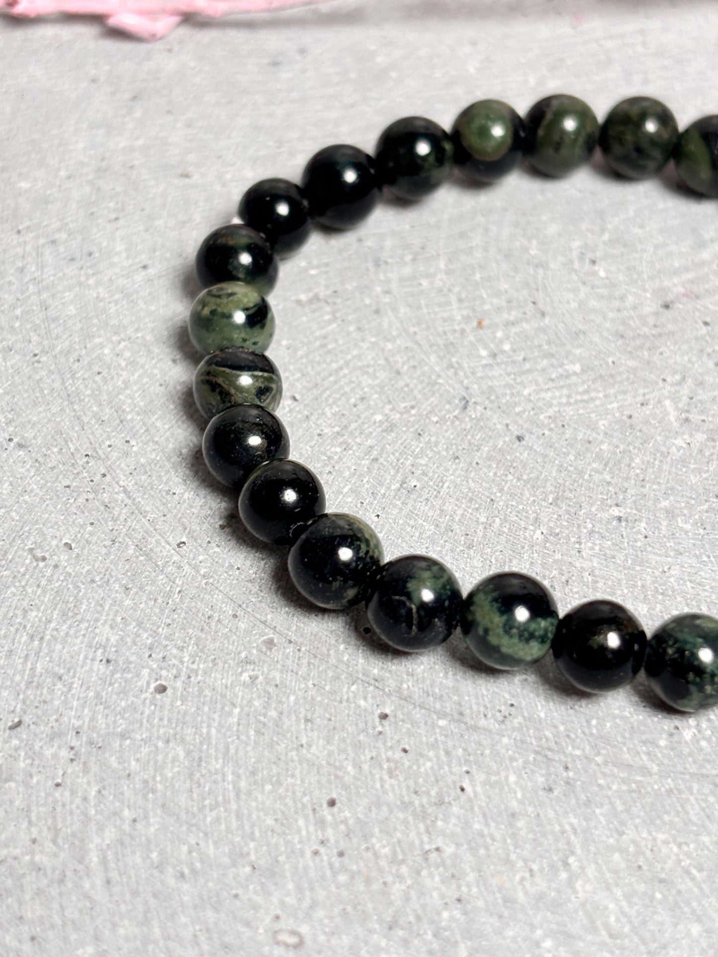 Kambaba Jaspis Perlenarmband 6mm Elastisch, Naturstein Armband grün, Heilstein Schmuck, Geschenk Idee