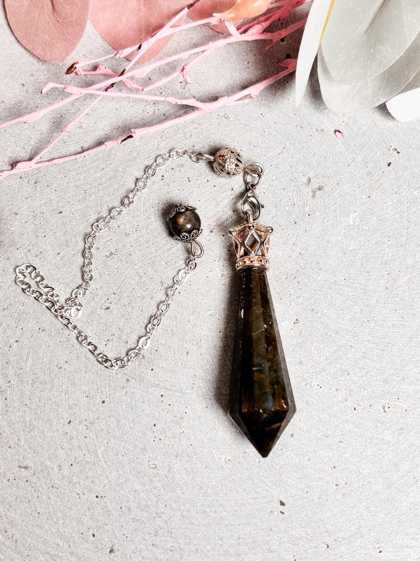 Labradorit Pendel mit Flash Antiker Look | Silberne Metallfassung | Spirituelles Werkzeug