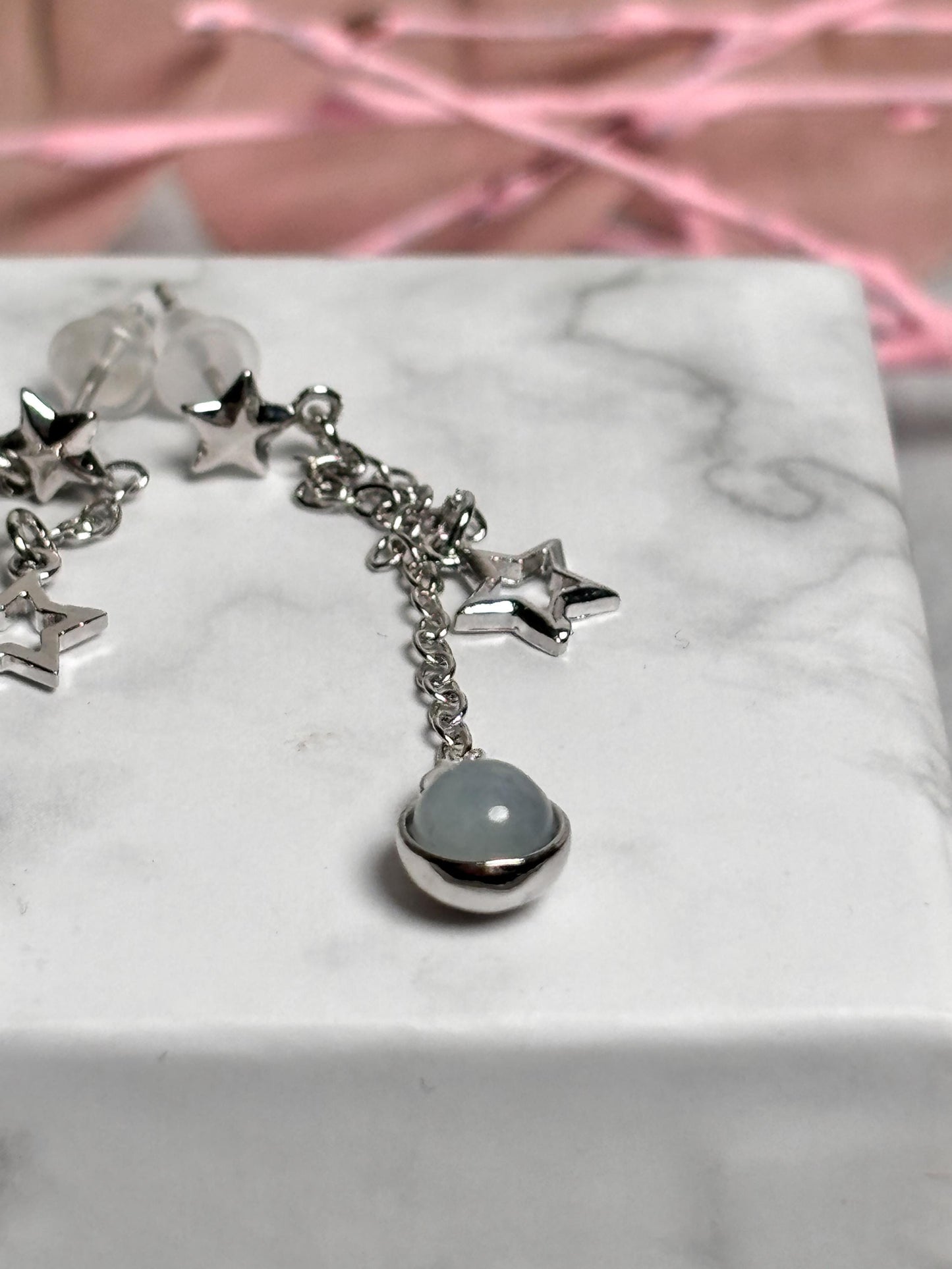 Hängeohrstecker mit Aquamarin Kugel und silbernem Stern, Edelstein Ohrringe, Aquamarin Schmuck Damen, Geschenkidee Sterne