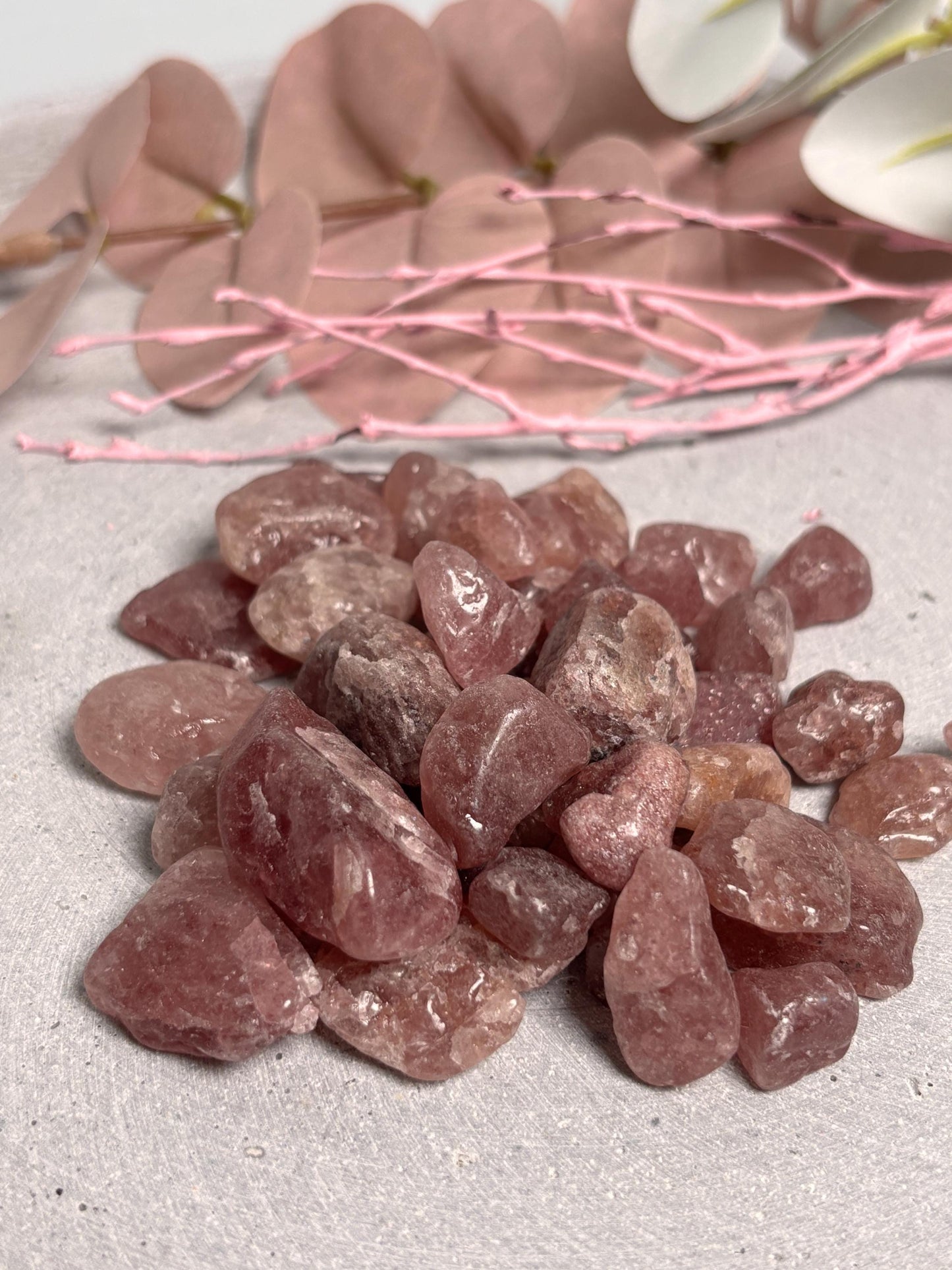 Erdbeerquarz Rohsteine Natürliche Kristalle zur Dekoration, Meditation & Energiearbeit