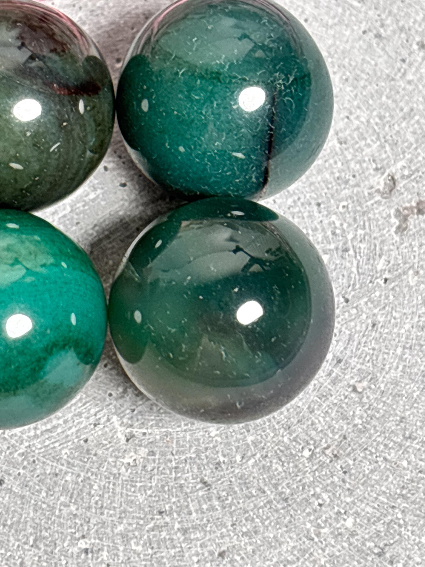 Grüne Achat Kugel 2cm Kleine Edelstein Kugel aus Achat Polierter Heilstein Dekokugel Achat Sphäre grün Spiritueller Kristall