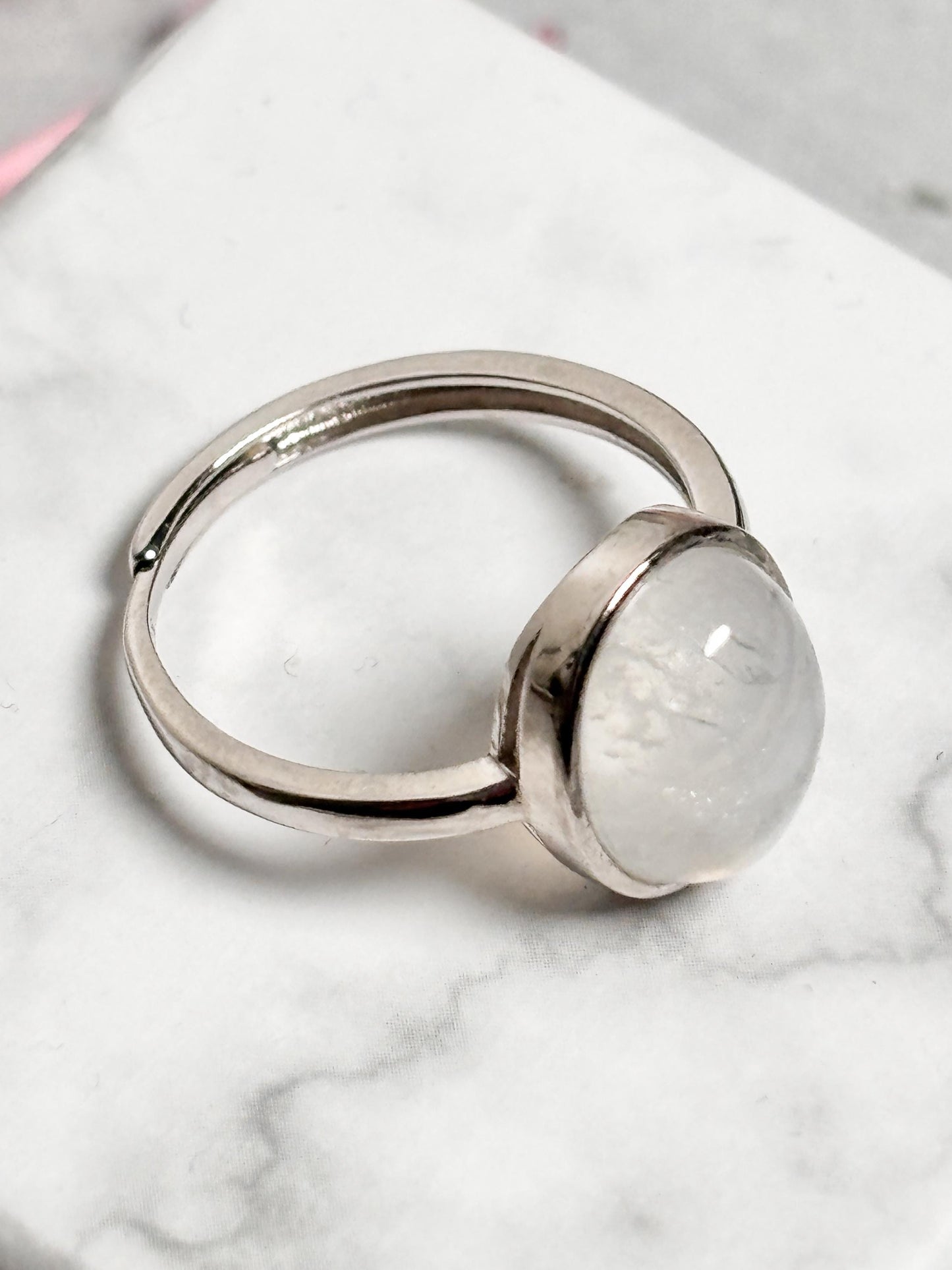 925 Silberring größenverstellbar mit ovalem Mondstein blauer Flash, Boho Edelsteinring
