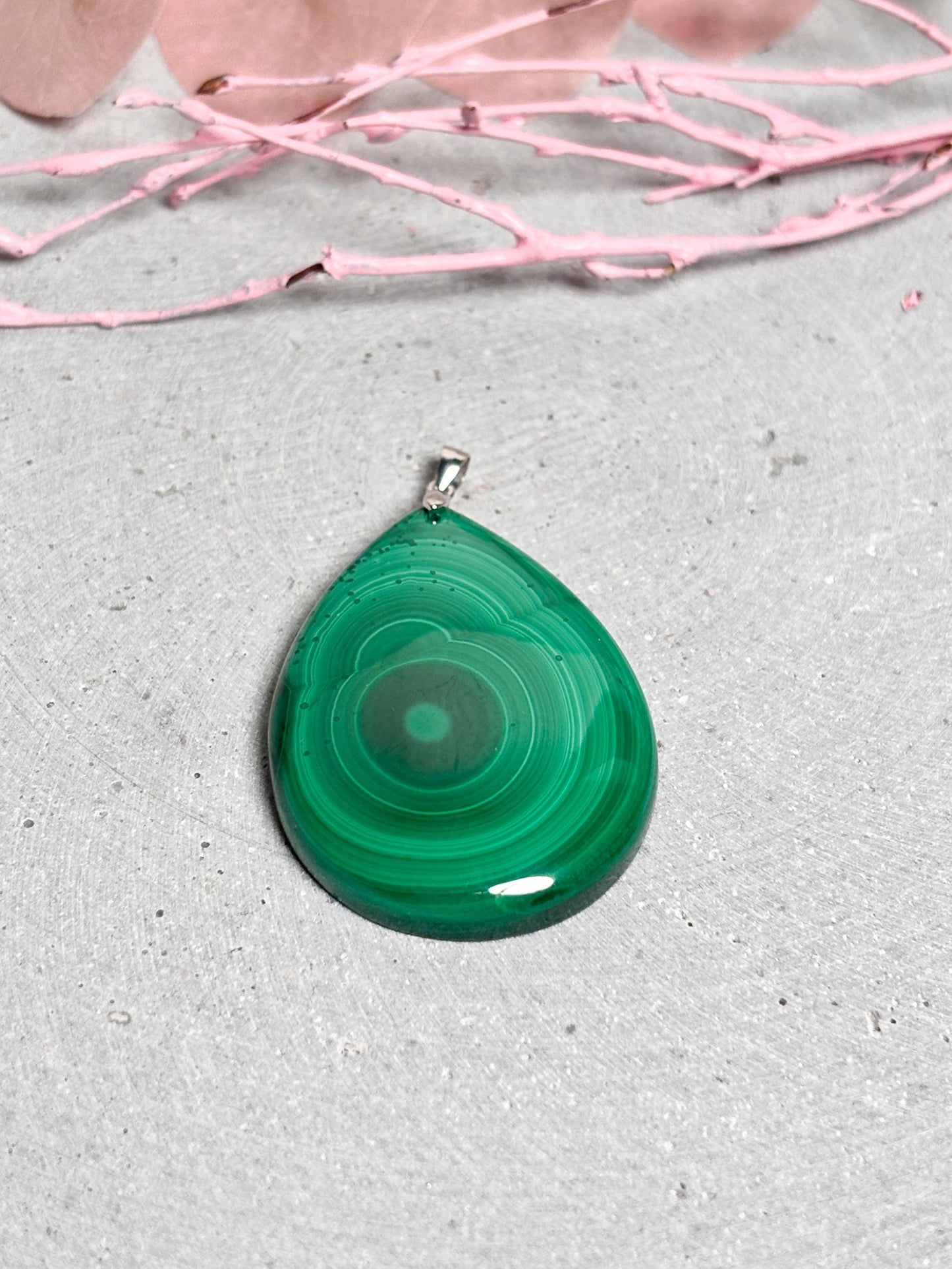 Malachit Tropfen Anhänger Edelstein Schmuck mit Silber Öse, einzigartiges Banding