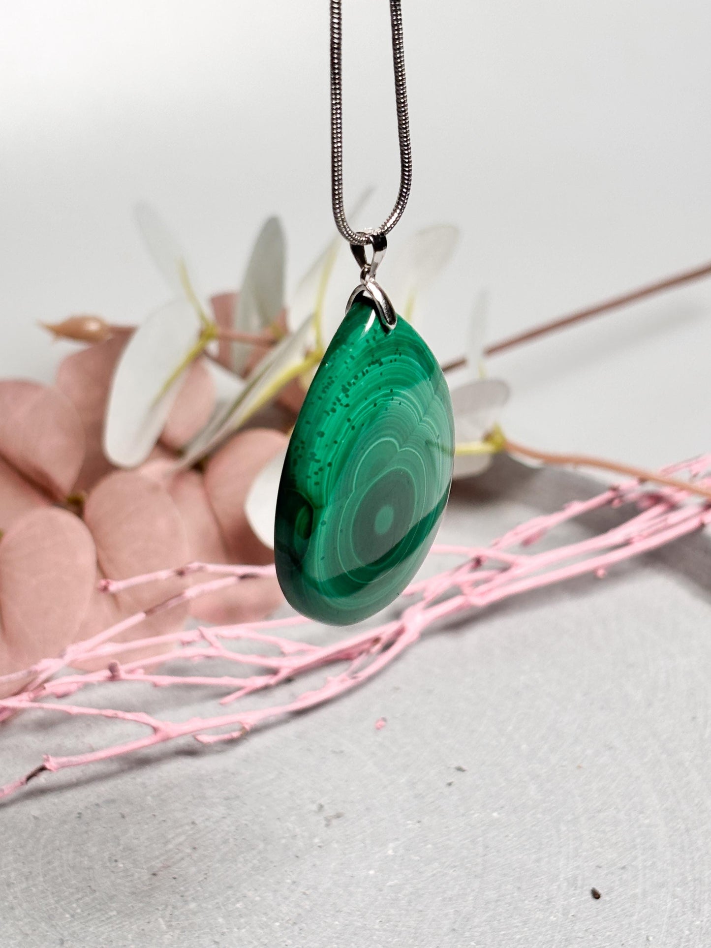 Malachit Tropfen Anhänger Edelstein Schmuck mit Silber Öse, einzigartiges Banding