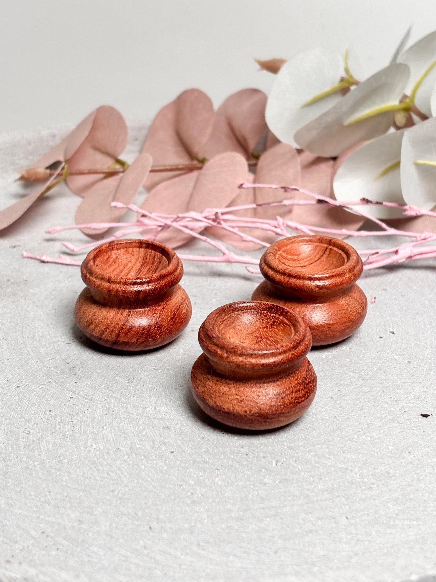Holz Kugel Halter für kleine Kristallkugeln Dekorativer Ständer aus Holz für Natursteine und Kristalle