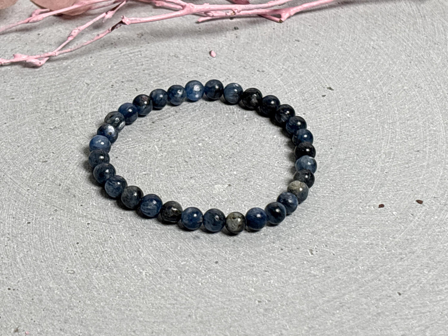 Blaues Kyanit Armband Elastisches Perlenarmband 6 mm Edelstein Armband für Frauen Kyanite Schmuck Kristallarmband blau