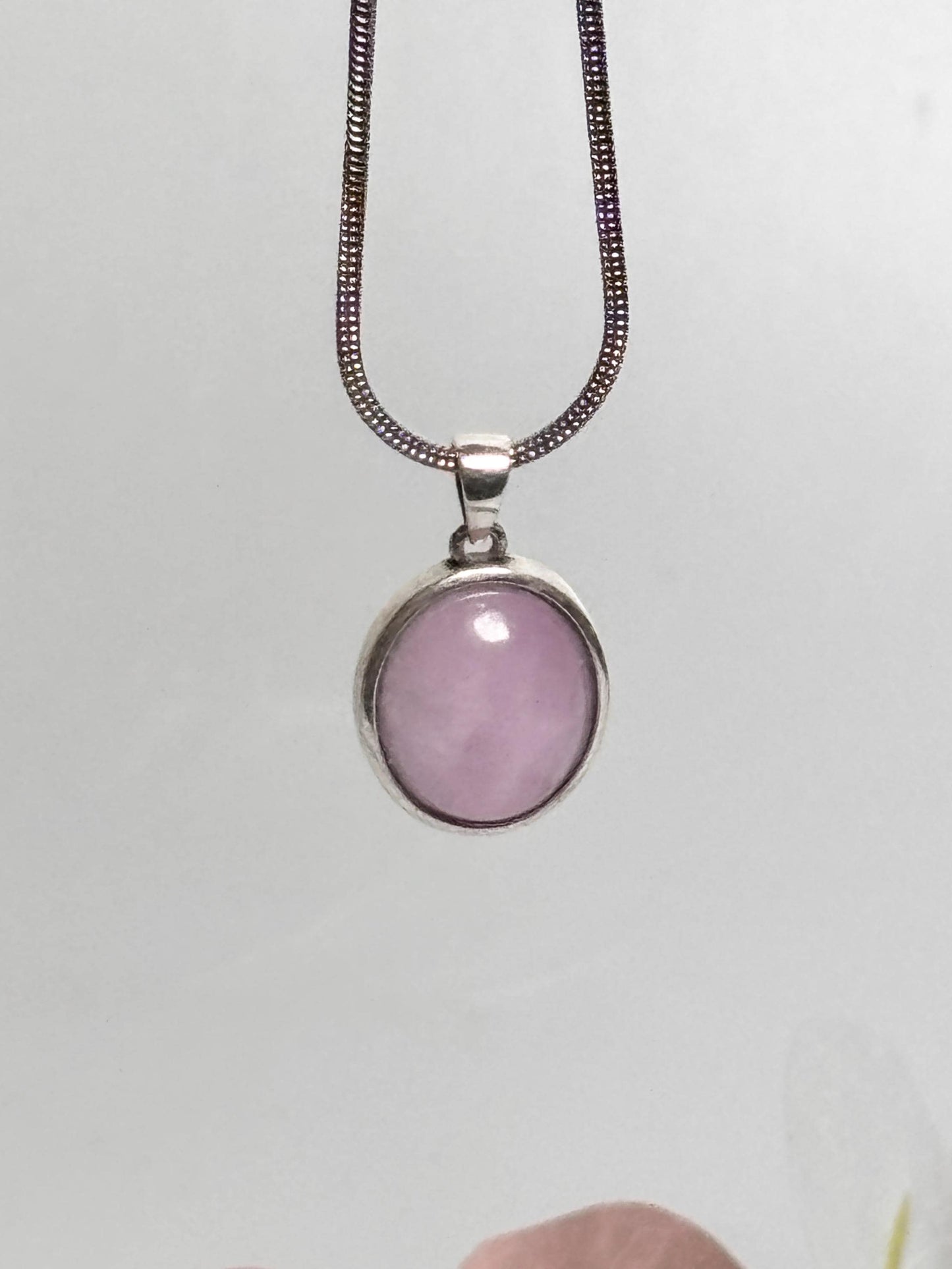 925 Silber Kunzit Anhänger oval Glatter Edelstein Kettenanhänger, hochwertig gefasst