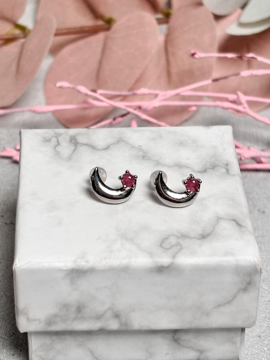 925 Silber Ohrstecker Mond mit pinkem Turmalin  Feine Ohrringe mit Edelstein  Geschenkidee  Femininer Schmuck mit Bedeutung