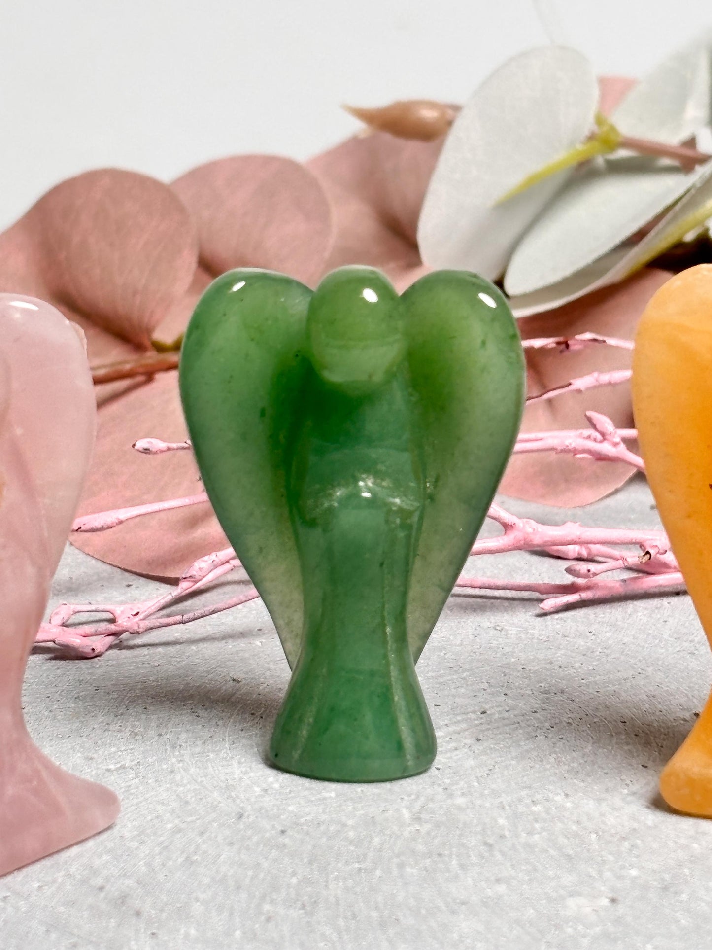 Kleine Engel aus Rosenquarz, grünem Aventurin und gelbem Calcit Edelsteinfiguren als Deko oder Schutzsymbol