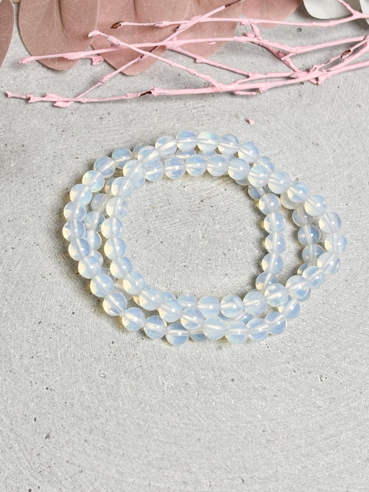 Opalit Perlenarmband 6mm  Elastisches Armband ca. 17,5 cm  Zarter Edelstein Schmuck  Ideales Geschenk für Sie