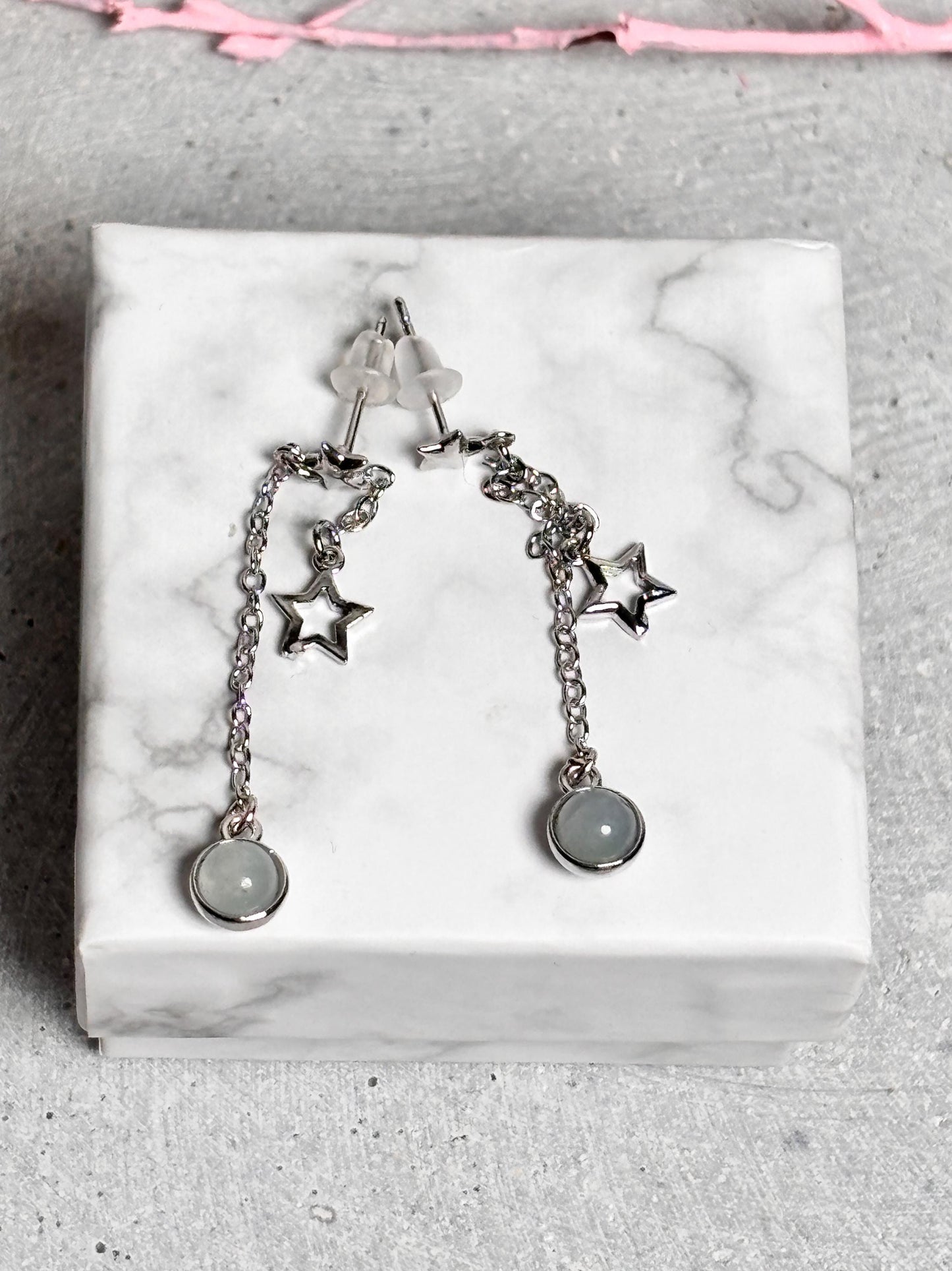 Hängeohrstecker mit Aquamarin Kugel und silbernem Stern, Edelstein Ohrringe, Aquamarin Schmuck Damen, Geschenkidee Sterne