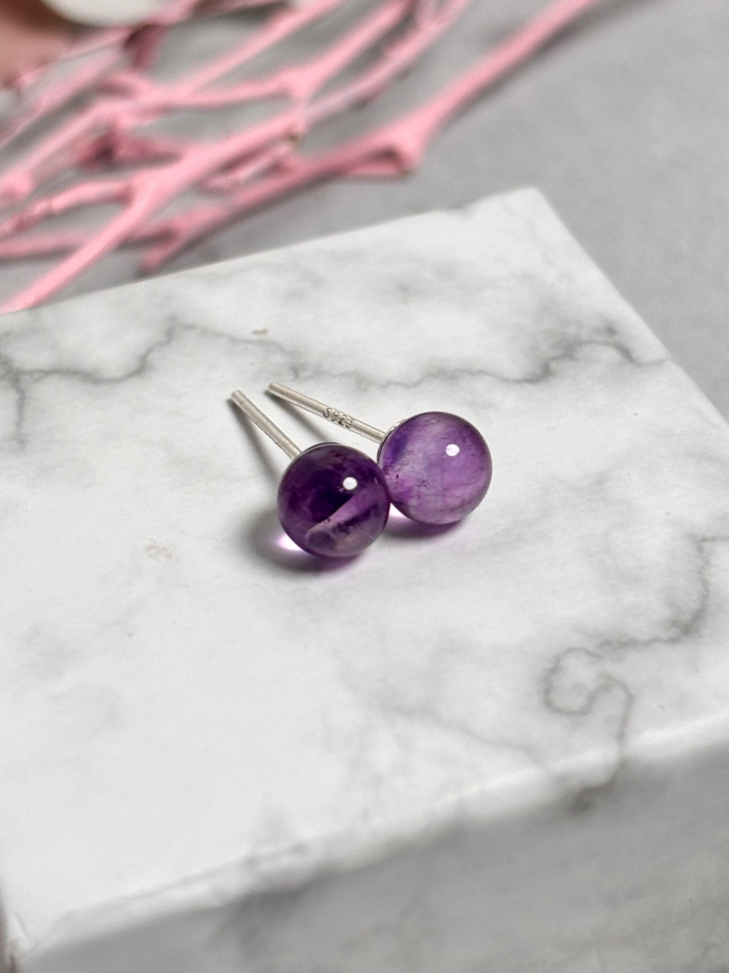 Amethyst Ohrstecker 925 Silber Edelsteinschmuck für Damen, lila Heilstein Ohrringe, zeitlose Ohrstecker