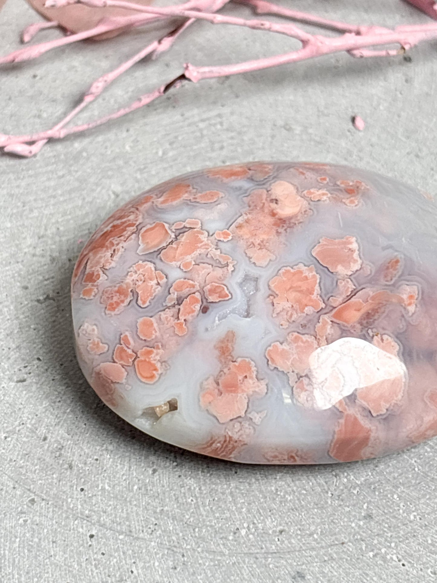 Kirschblüten Achat Handstein | Candy Cotton Palmstone | Edelstein Handschmeichler für Entspannung