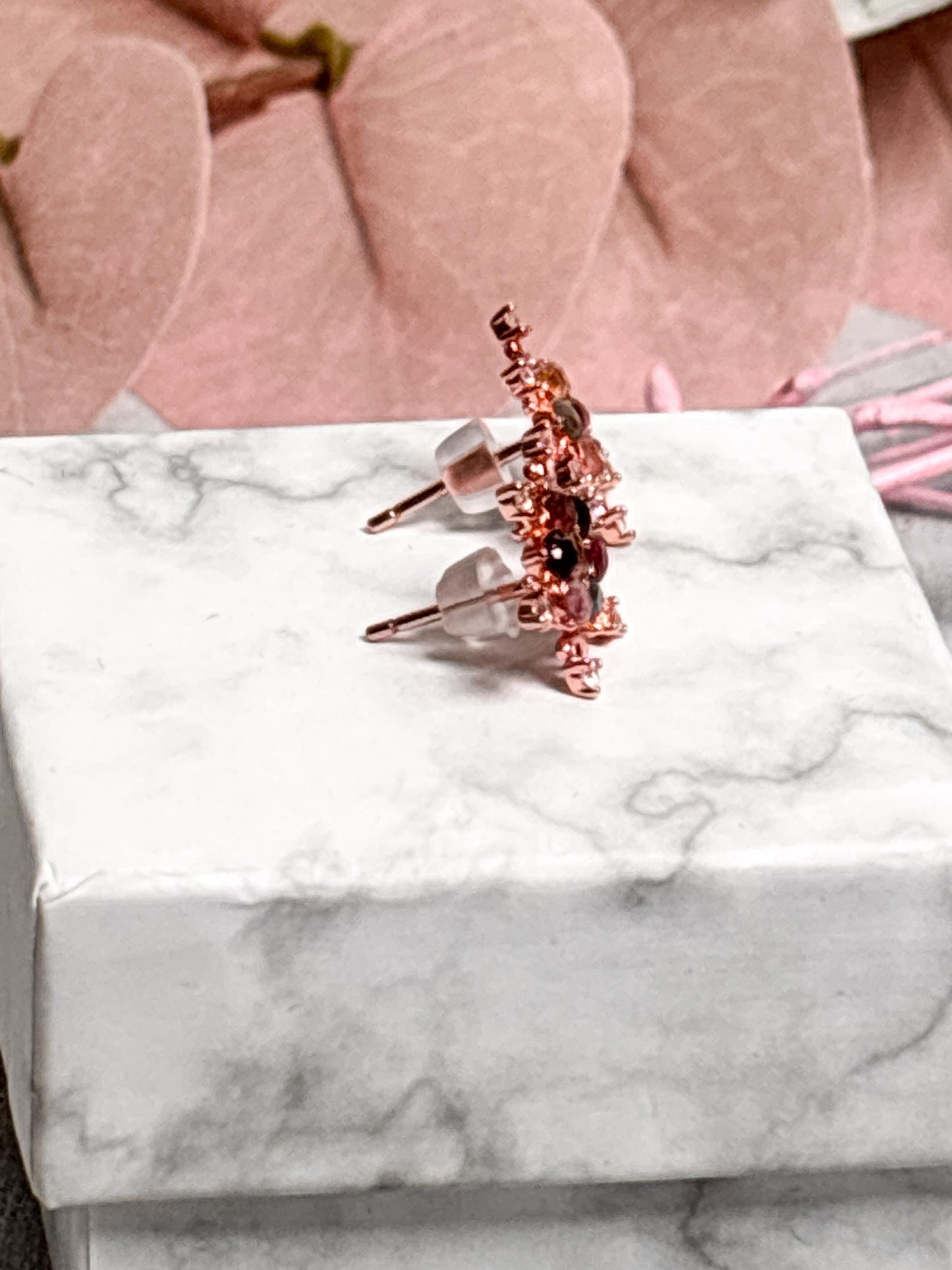Ohrstecker Schneeflocke 925 Silber | Roségold | Mit buntem Turmalin | Winterliche Edelstein Ohrringe