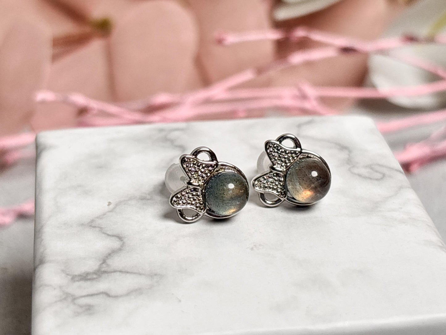 925 Silber Ohrstecker mit Labradorit Kugel und Schleifchen Zarter Edelstein Ohrschmuck Geschenkidee für Frauen Silber Ohrringe