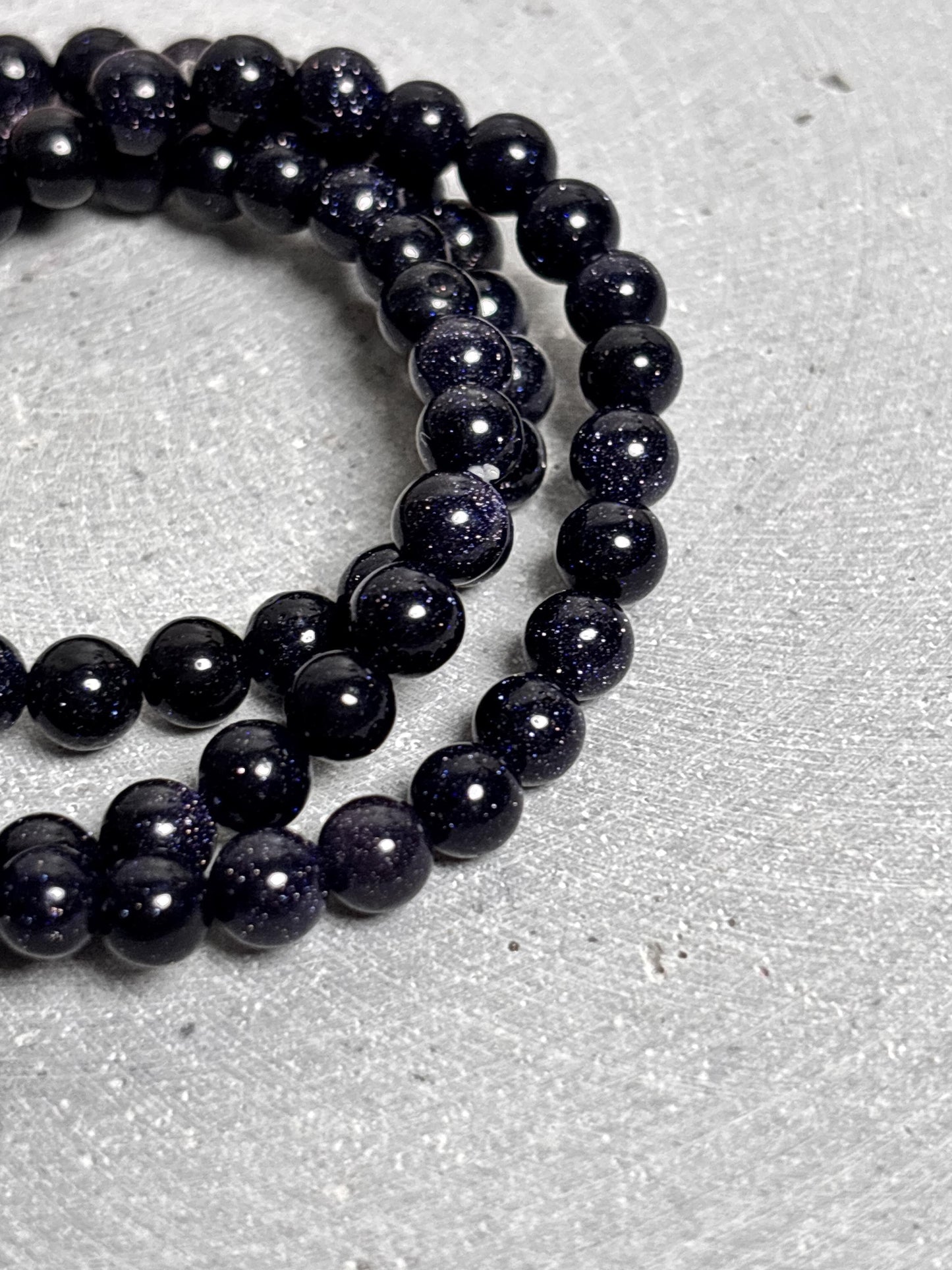 Elastisches Armband Blaufluss 6mm Funkelndes Perlenarmband Damen Blaues Heilstein Armband Geschenk für sie Kristall Schmuck handmade