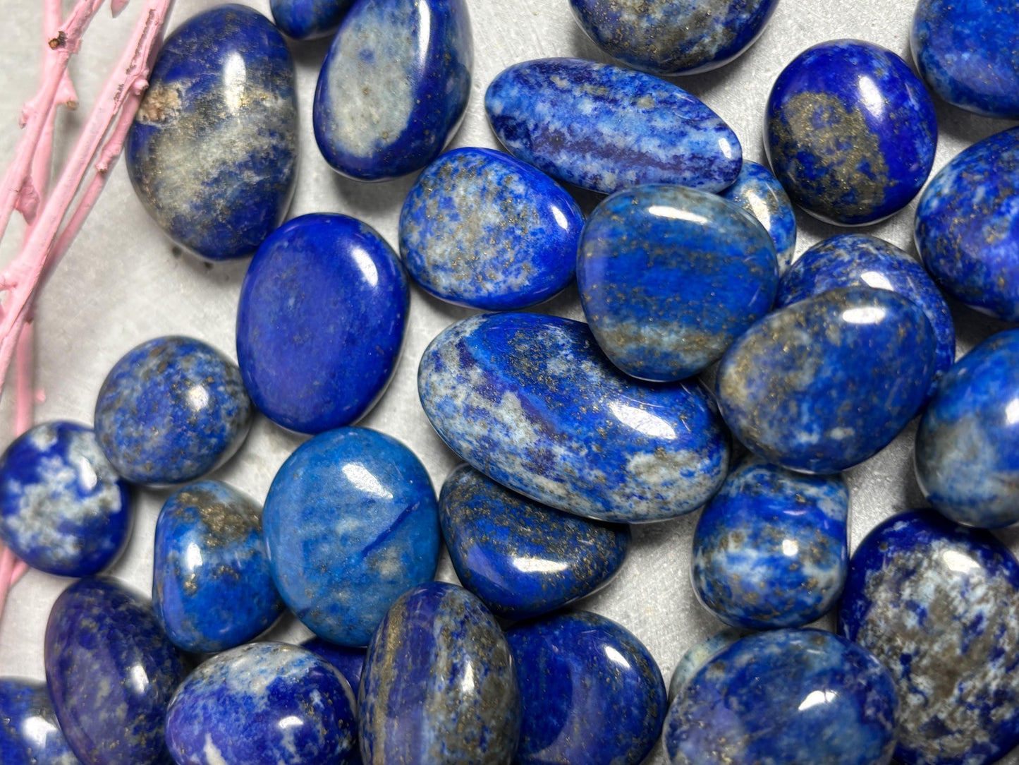Lapislazuli Trommelstein Echter Edelstein in 2 Größen Polierter Heilstein für Meditation & Sammlung