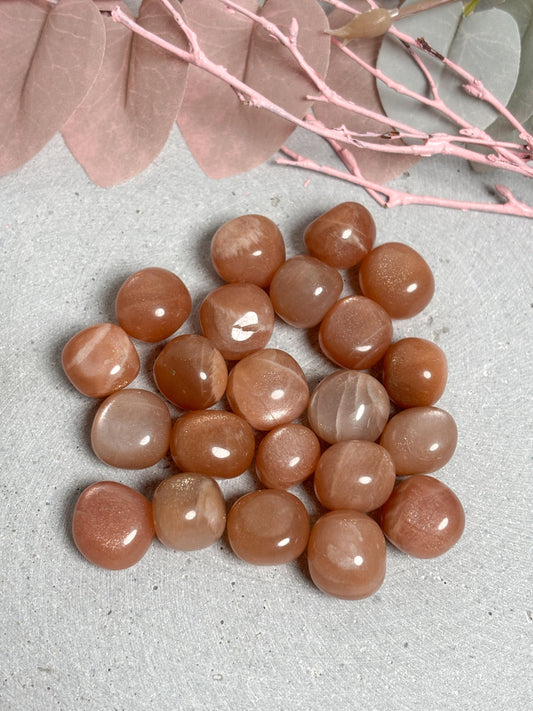 Pfirsich Mondstein Trommelsteine mit Schimmer  Heilsteine, Kristalle zur Meditation & Energiearbeit, Deko Edelsteine, Geschenk für Frauen