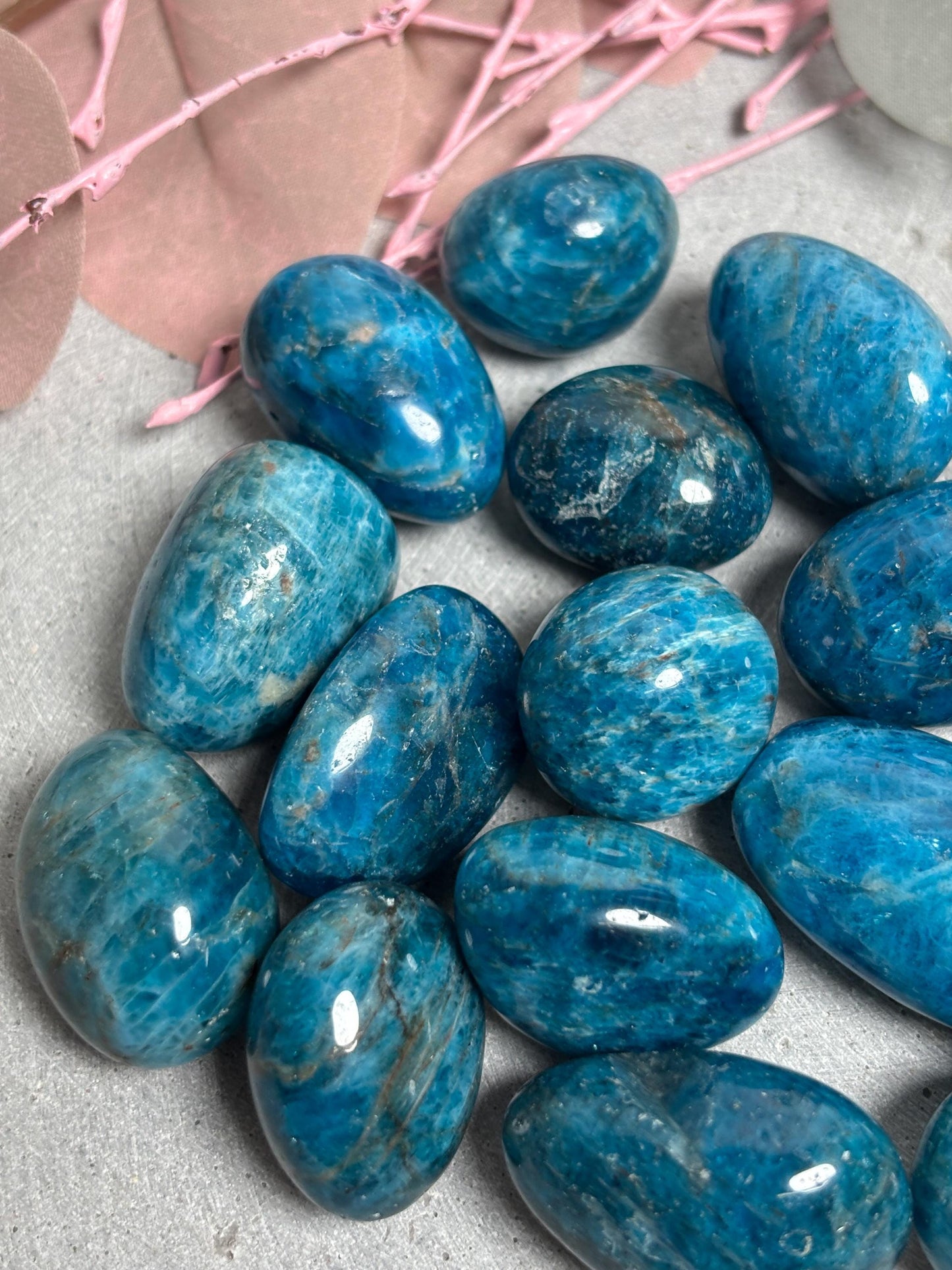 Trommelstein Apatit Blau | Edelstein zur Motivation , Intuition | Naturstein in 3 Größen | Achtsamkeit & Meditation