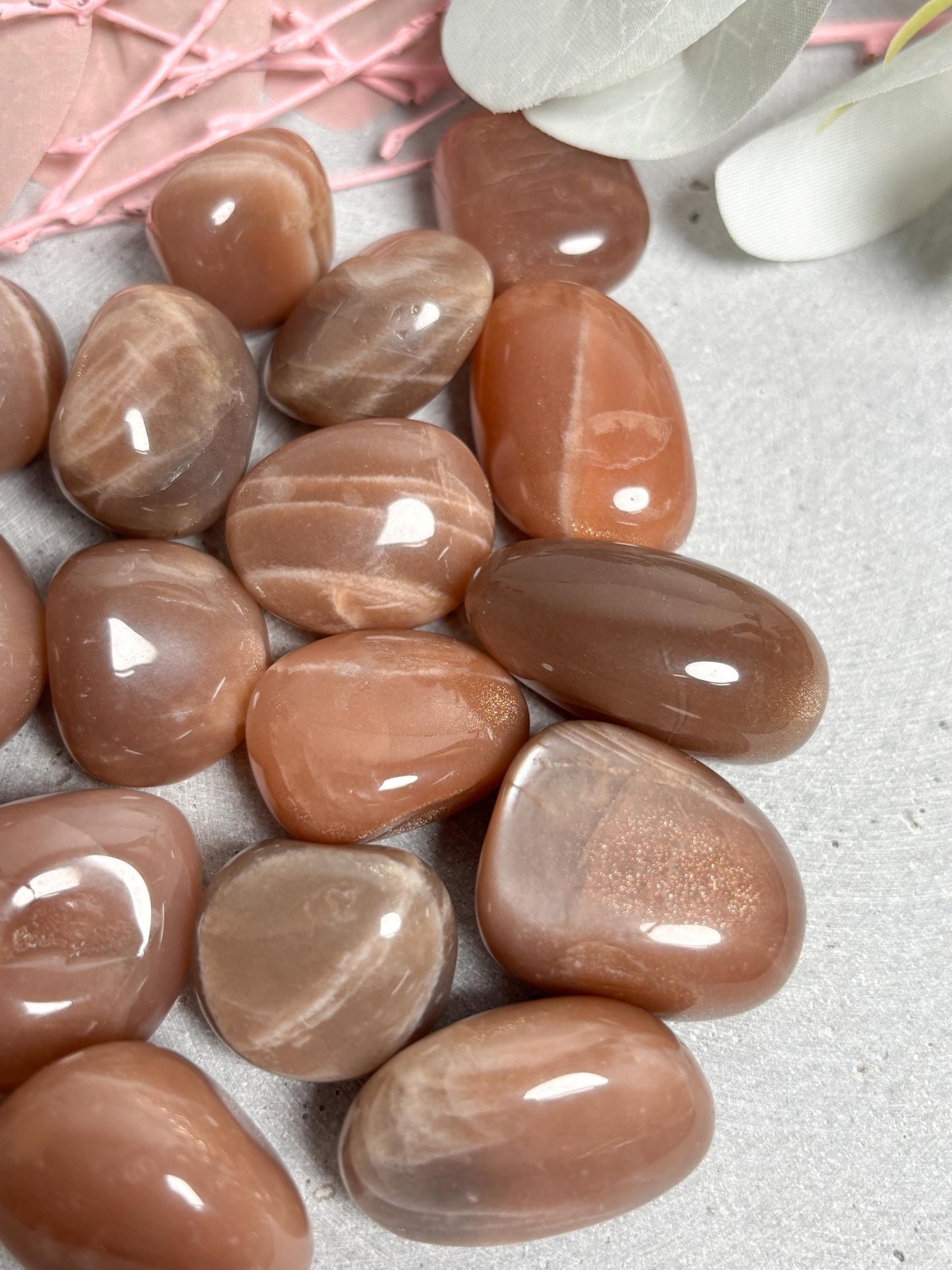 Pfirsich Mondstein Trommelsteine 22,5cm mit Schimmer & Glanz, Naturstein, Chakrastein, spiritueller Edelstein, Unikat