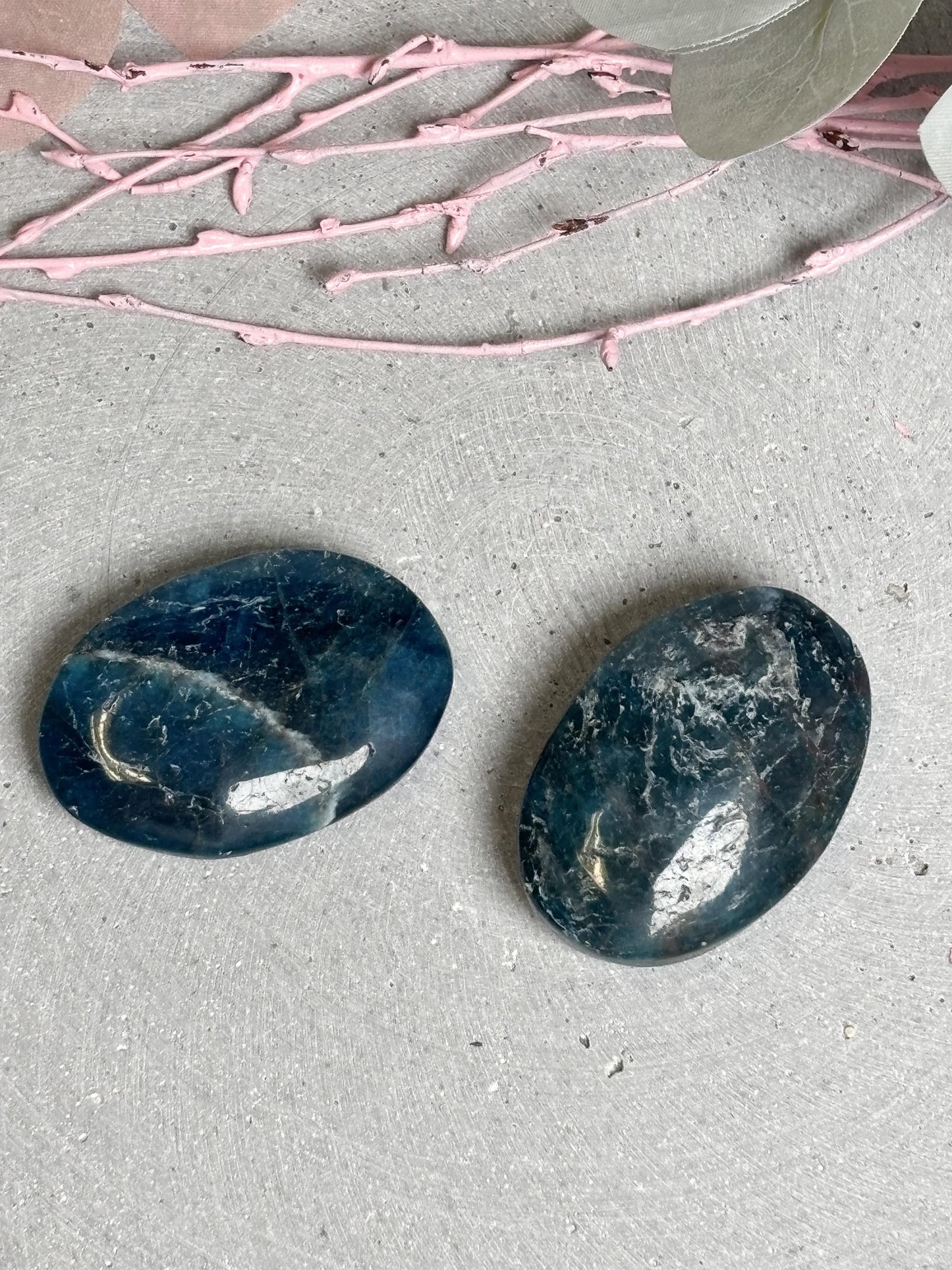 Apatit Handsteine klein ca. 4,4cm Heilstein Set blau Apatit Edelstein Rohstein Kristall Deko Meditation Reiki