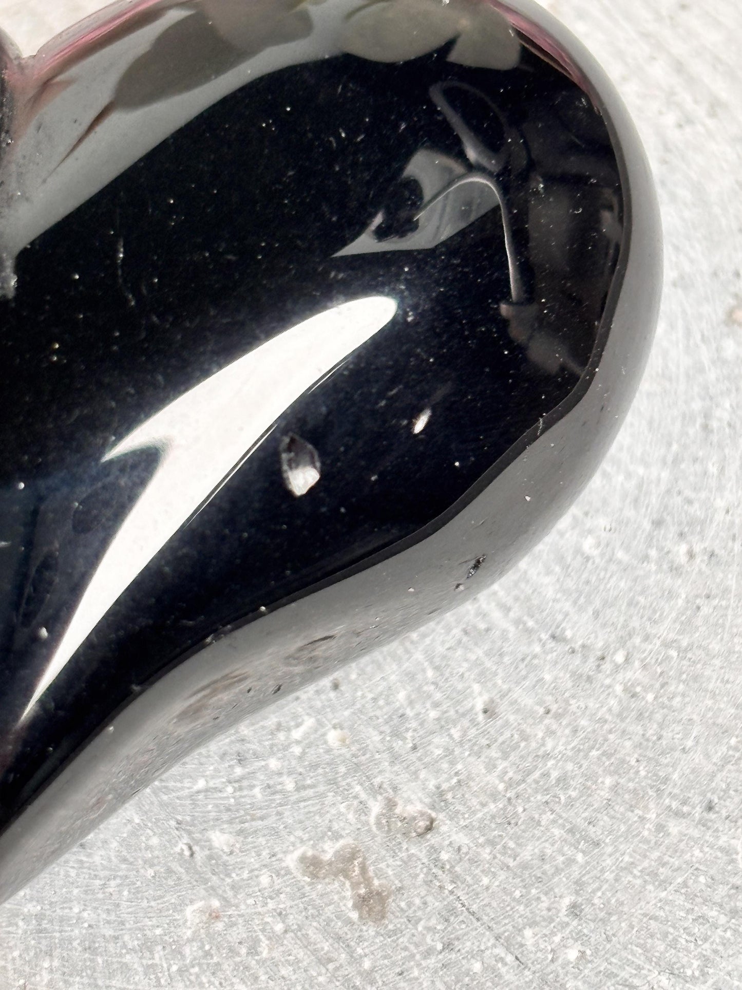 Black Obsidian Herz 4,4cm B-Ware mit kleinen Macken Schutzstein schwarzer Obsidian Kristall