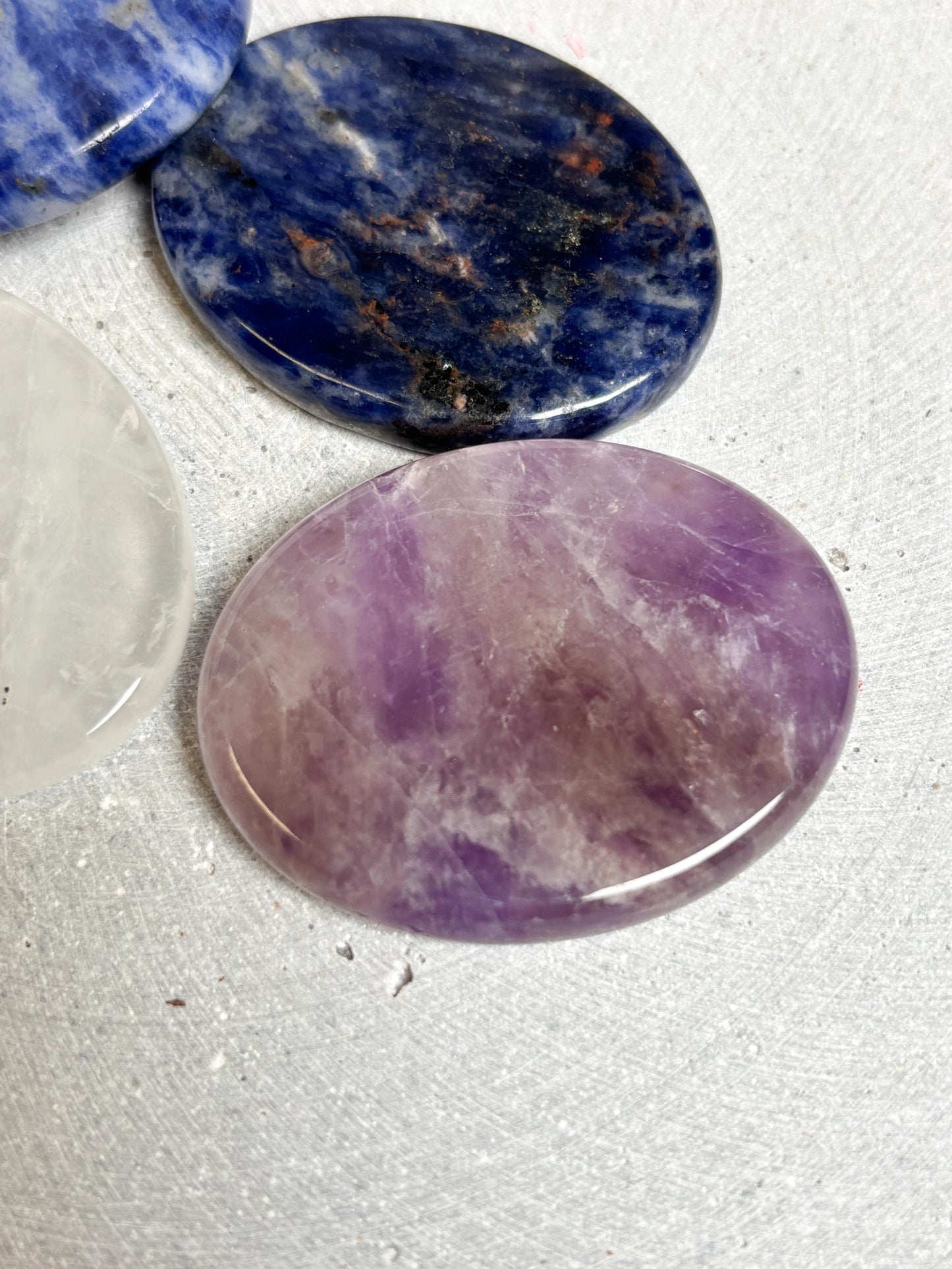 Worry Stones ca. 4,4cm Obsidian, Rosenquarz, Bergkristall, Amethyst, Sodalith | Handschmeichler Edelsteine zur Entspannung & Meditation